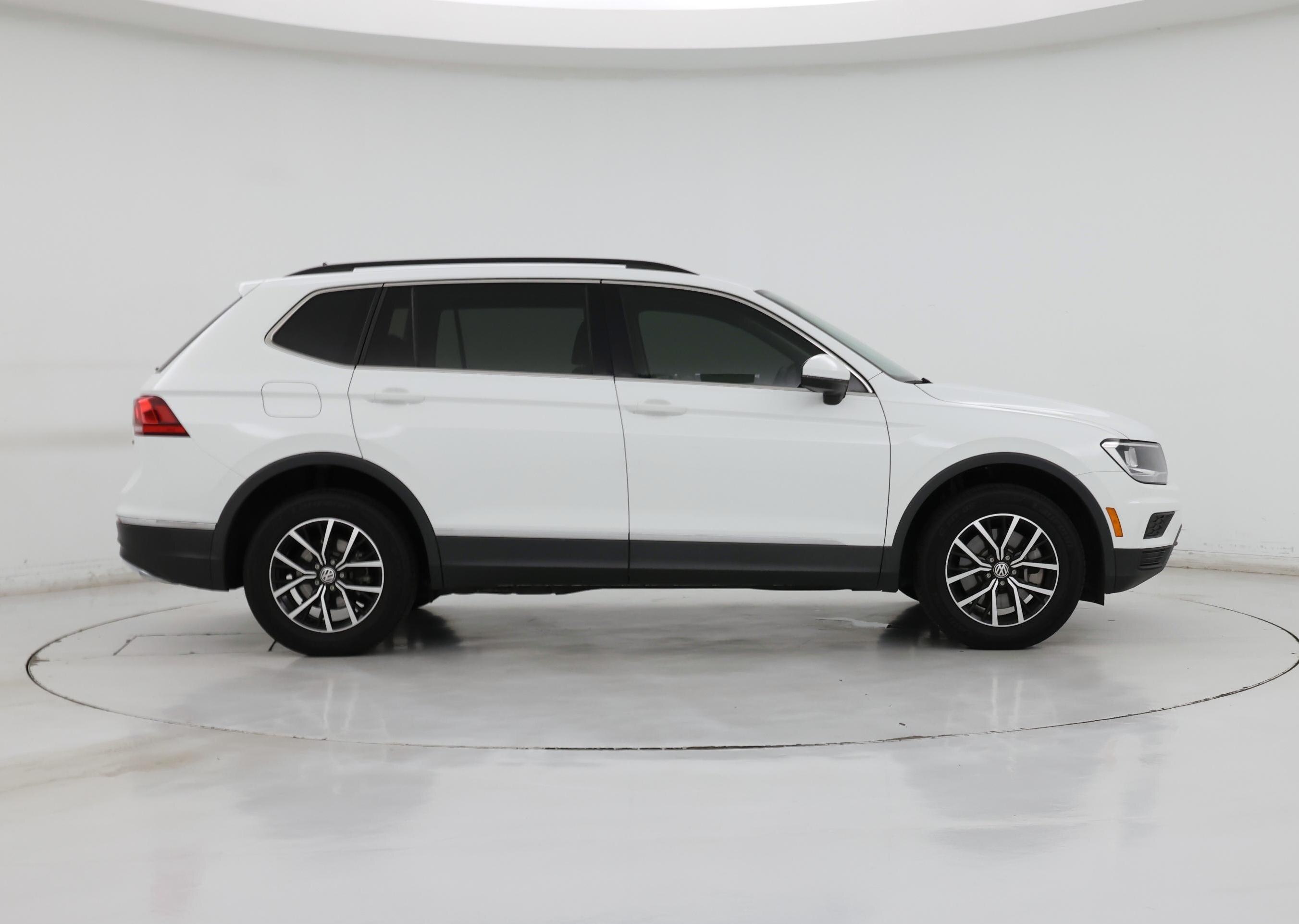 Thumbnail: 2021 Volkswagen Tiguan - 7