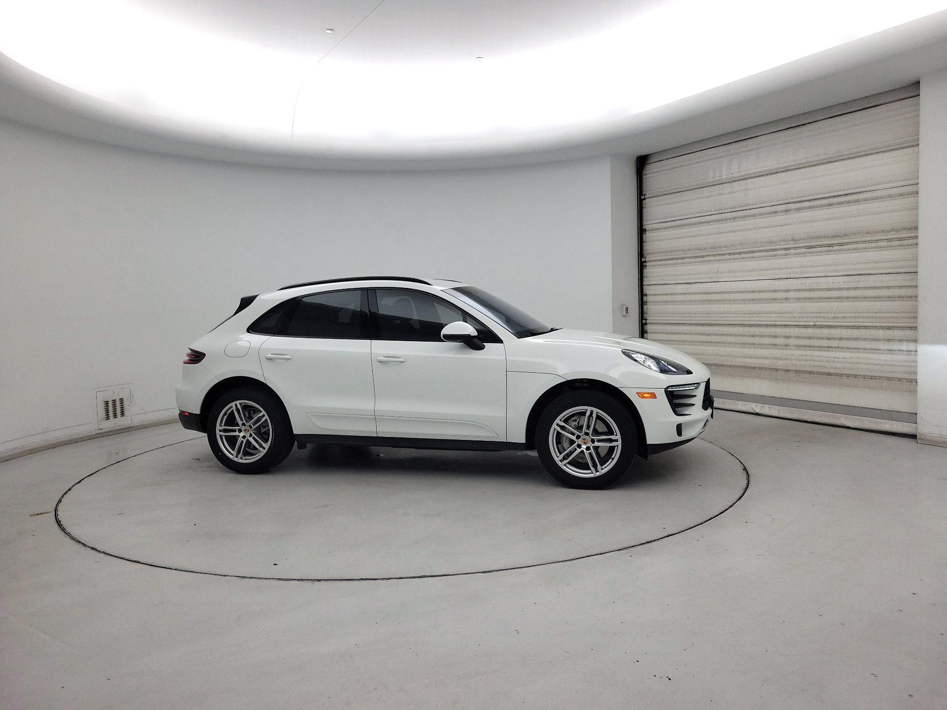 Thumbnail: 2015 Porsche Macan - 4