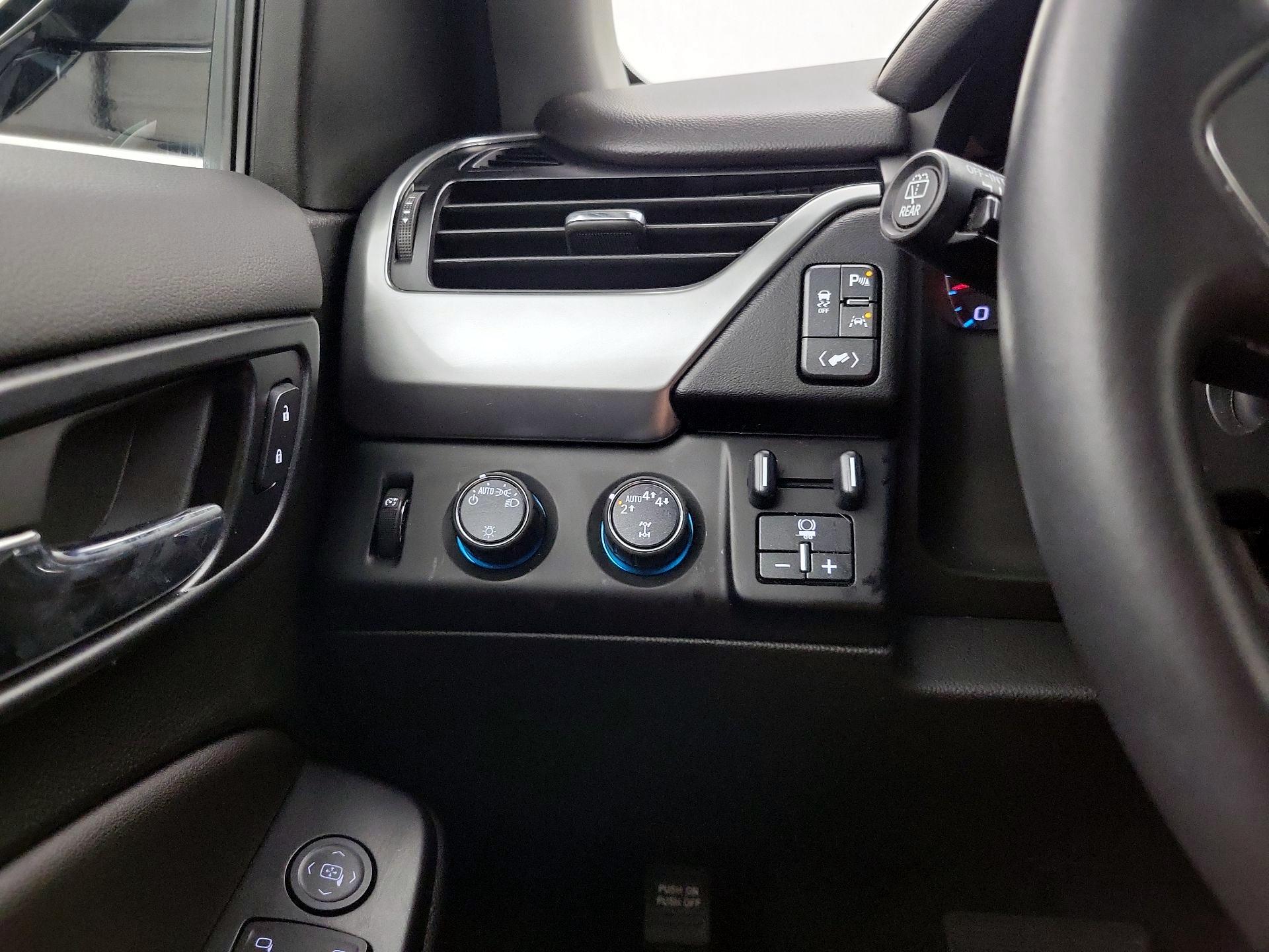 Thumbnail: 2019 Chevrolet Tahoe - 13
