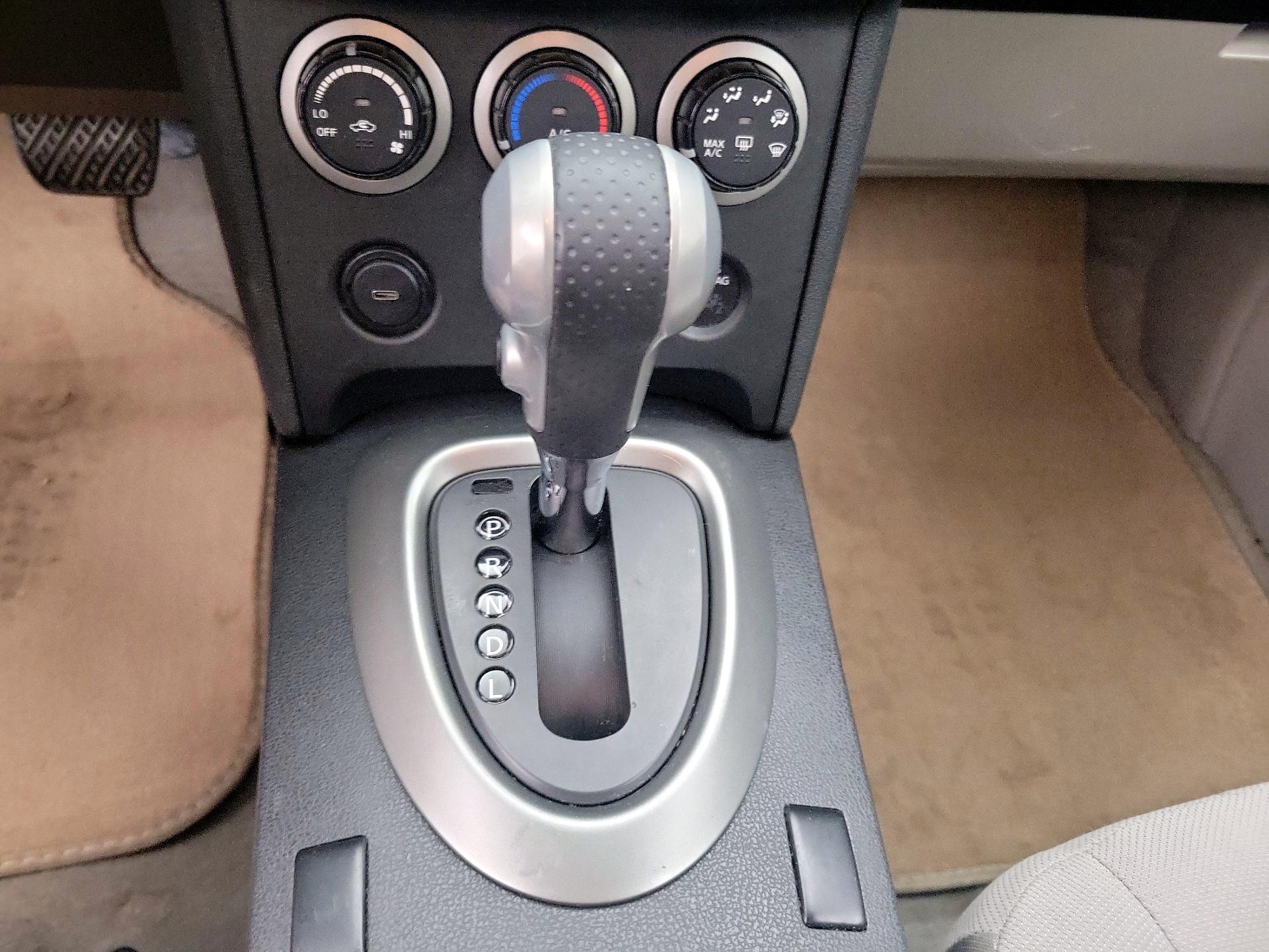 Thumbnail: 2015 Nissan Rogue - 16