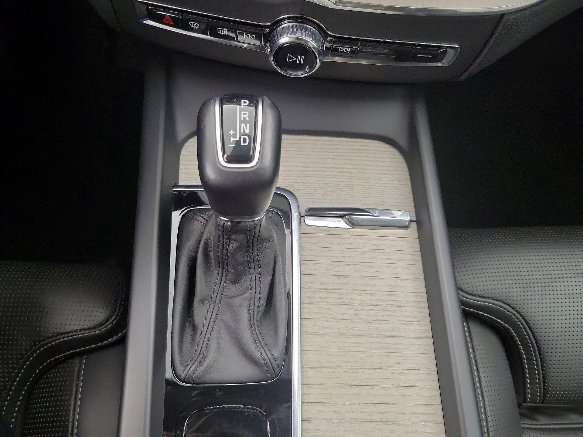 Thumbnail: 2021 Volvo XC60 - 18
