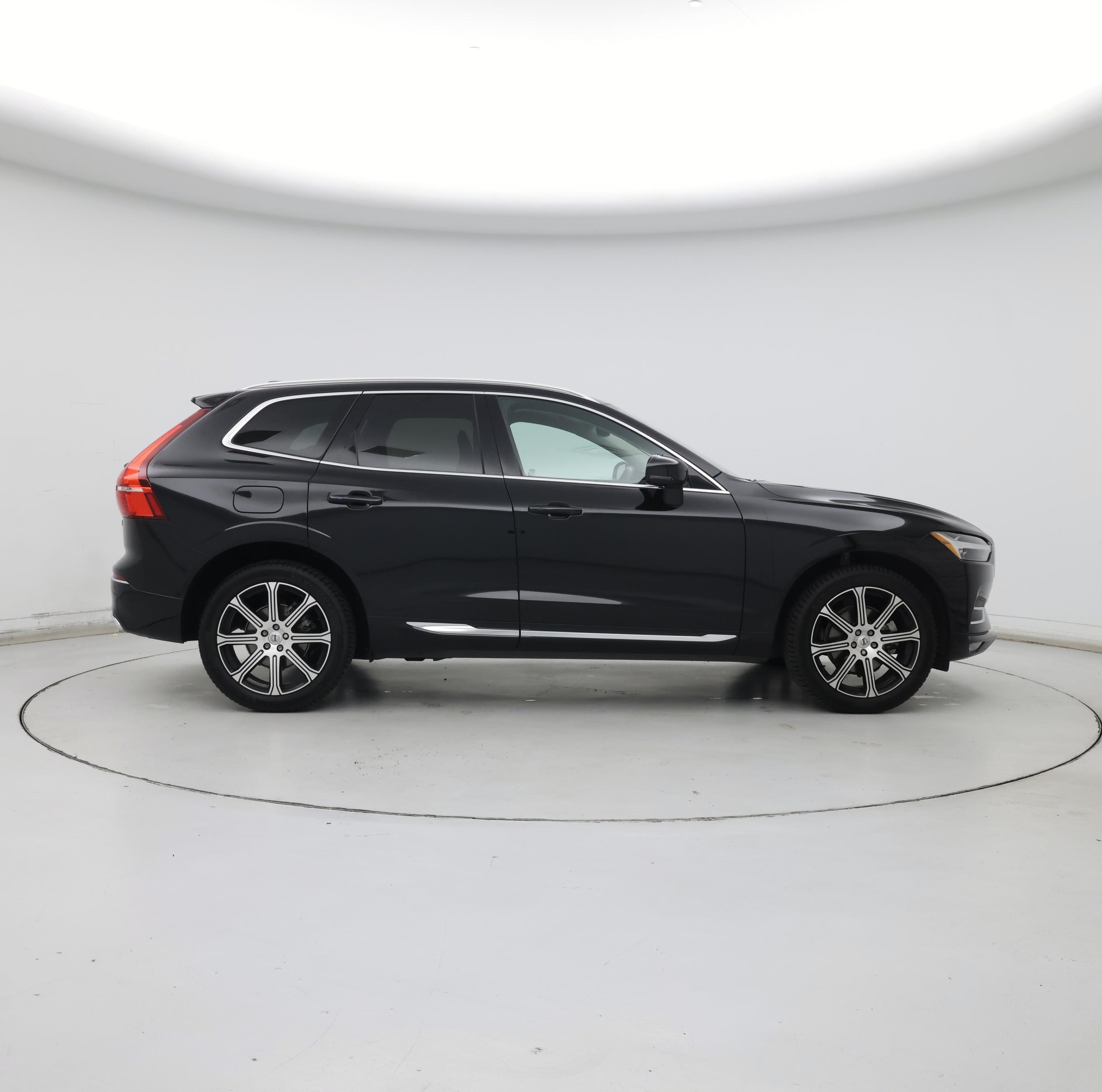 Thumbnail: 2021 Volvo XC60 - 7