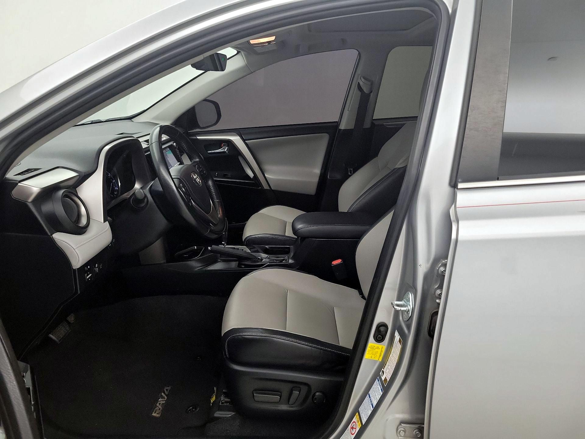 Thumbnail: 2018 Toyota RAV4 - 11