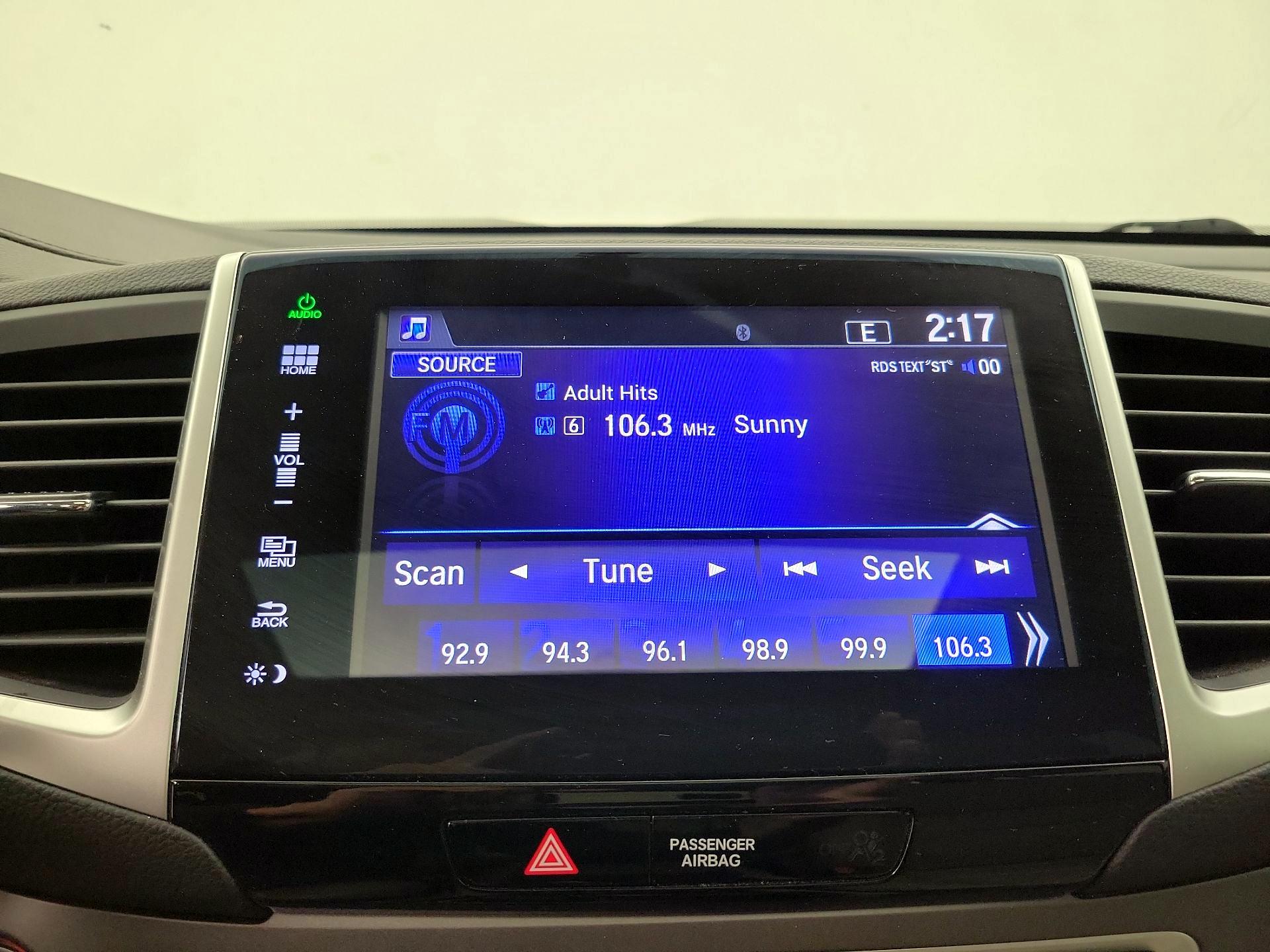 Thumbnail: 2016 Honda Pilot - 15