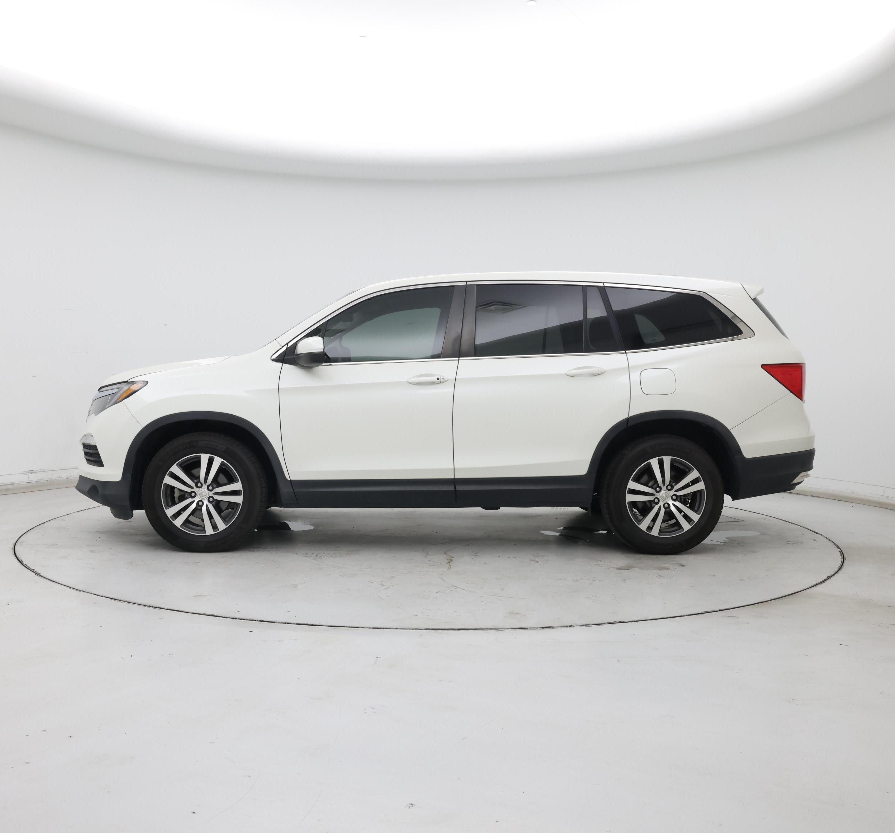 Thumbnail: 2016 Honda Pilot - 3