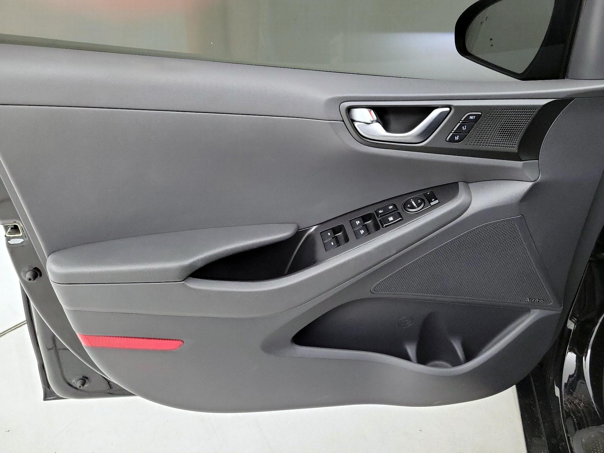 Thumbnail: 2019 Hyundai Ioniq - 12