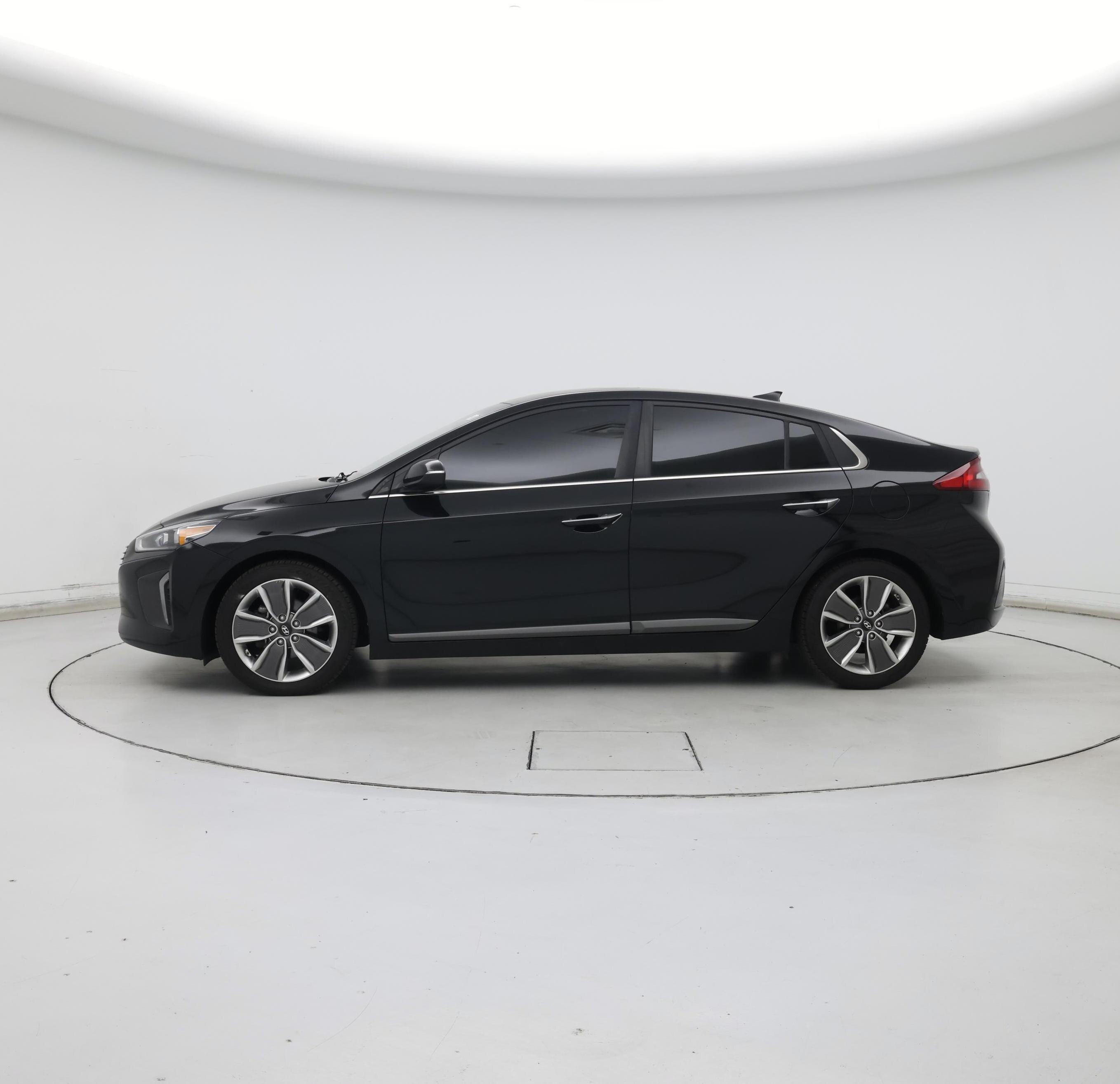 Thumbnail: 2019 Hyundai Ioniq - 3