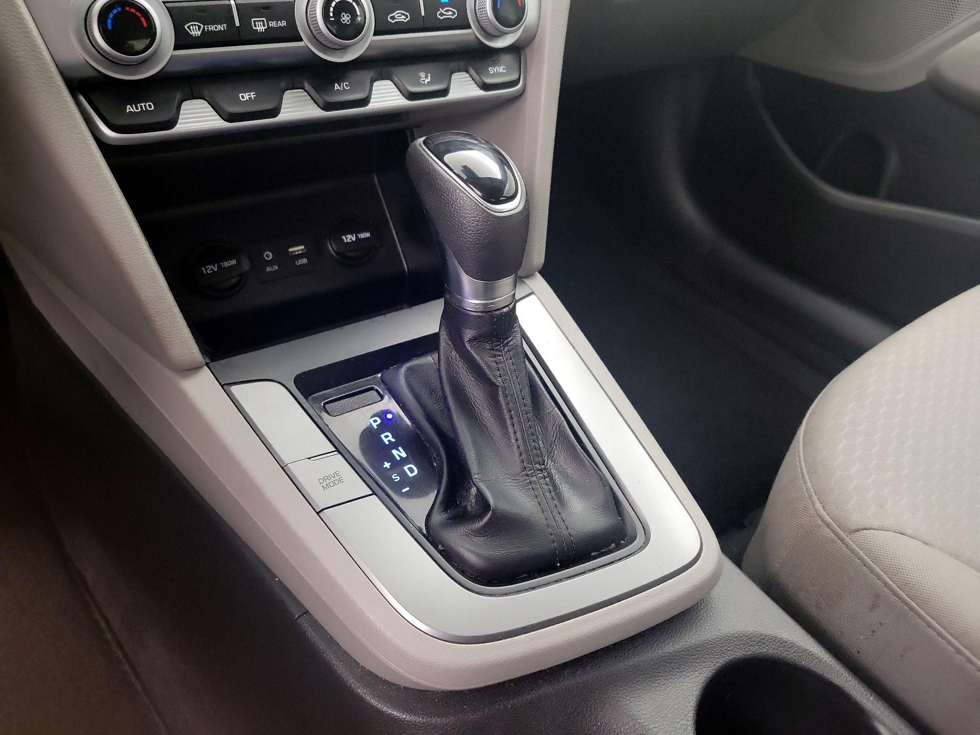 Thumbnail: 2020 Hyundai Elantra - 17