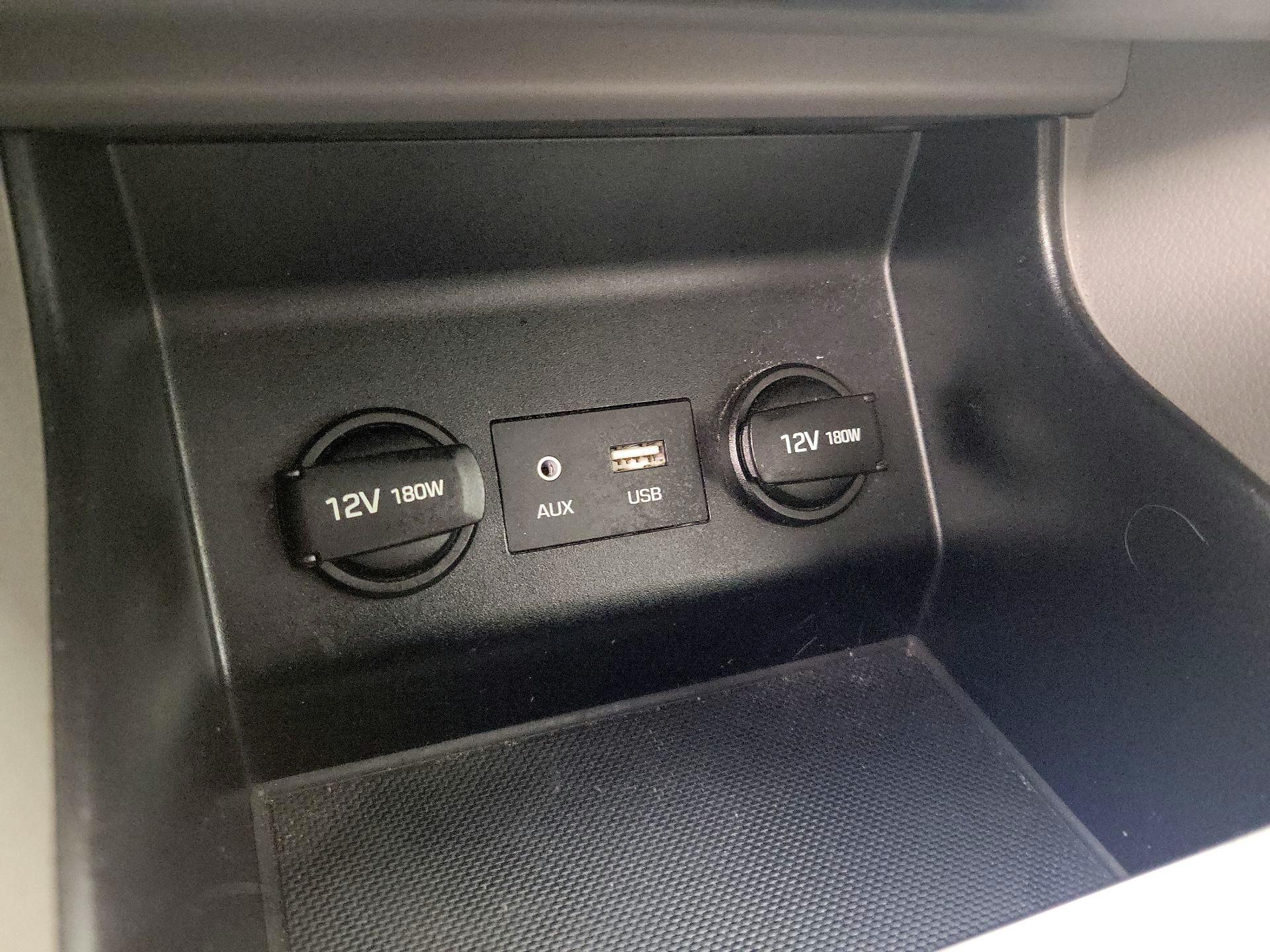 Thumbnail: 2020 Hyundai Elantra - 18
