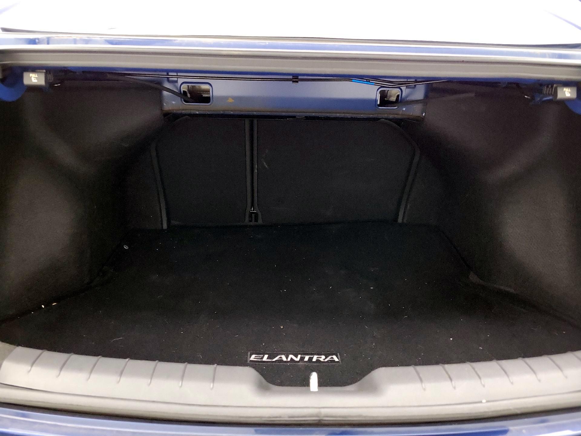 Thumbnail: 2020 Hyundai Elantra - 20