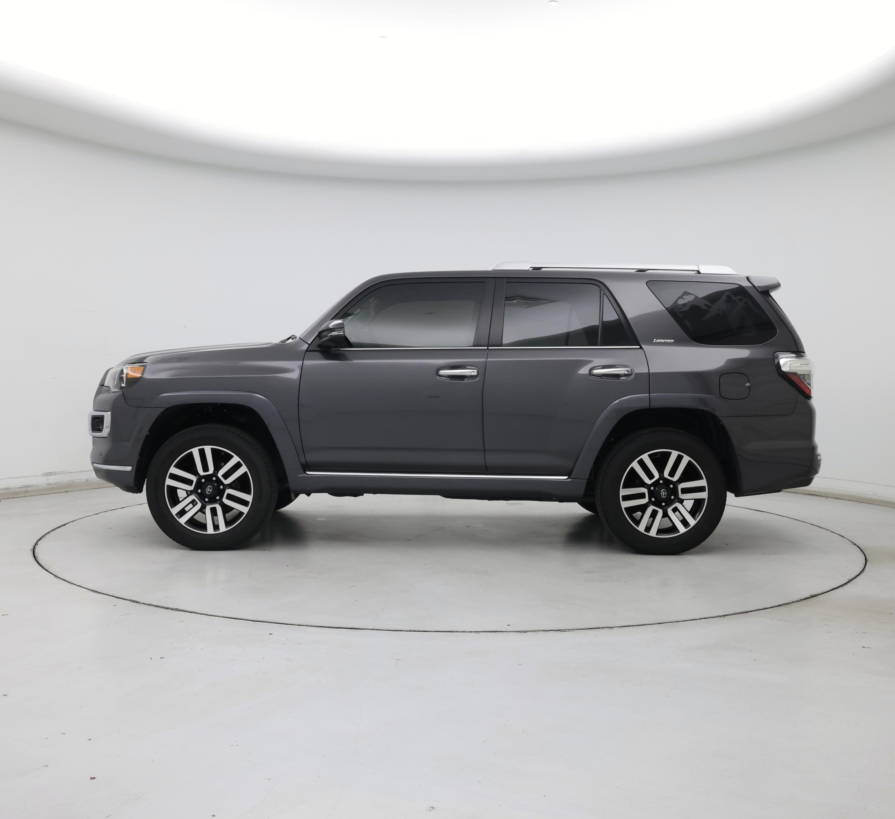 Thumbnail: 2018 Toyota 4Runner - 3