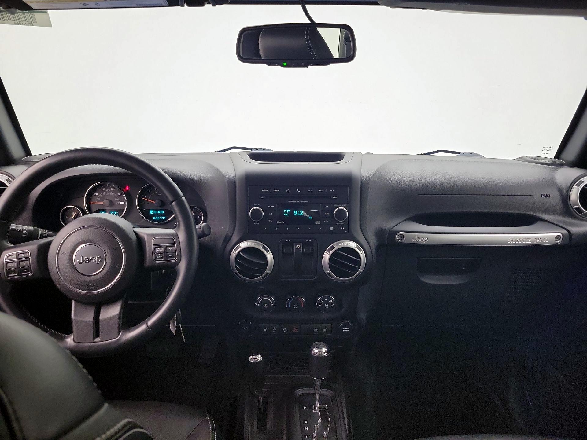 Thumbnail: 2015 Jeep Wrangler - 9