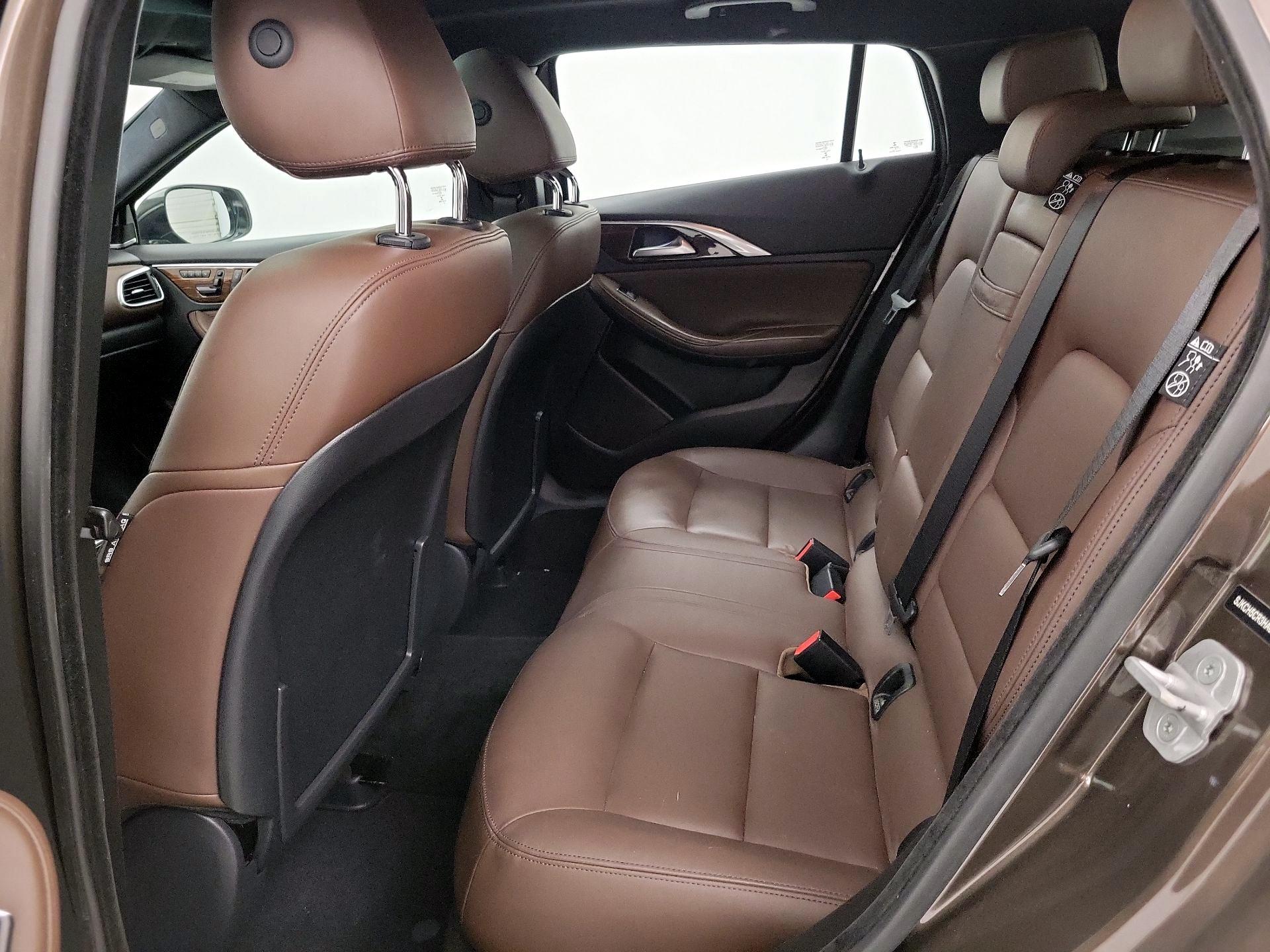Thumbnail: 2017 INFINITI QX30 - 19