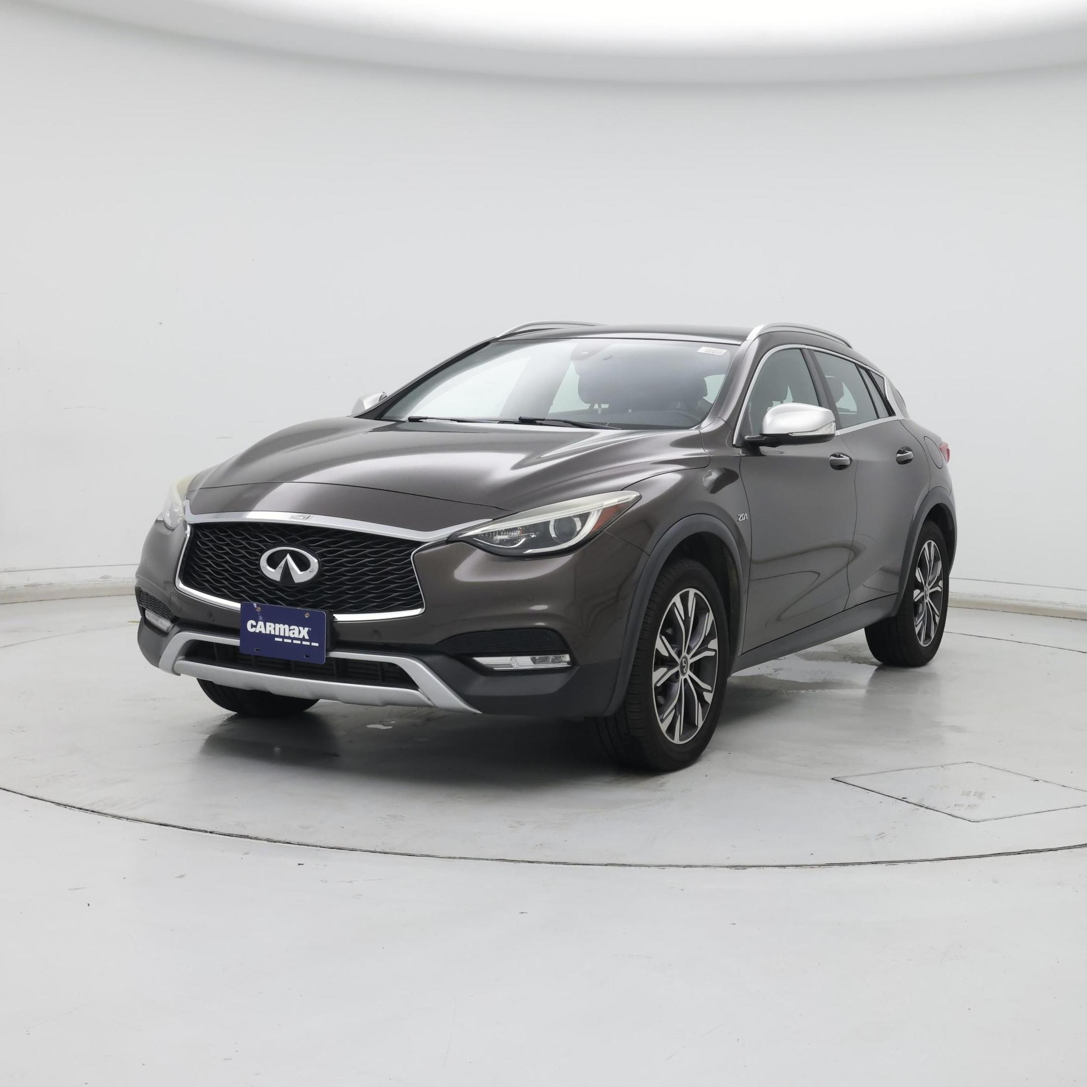 Thumbnail: 2017 INFINITI QX30 - 4