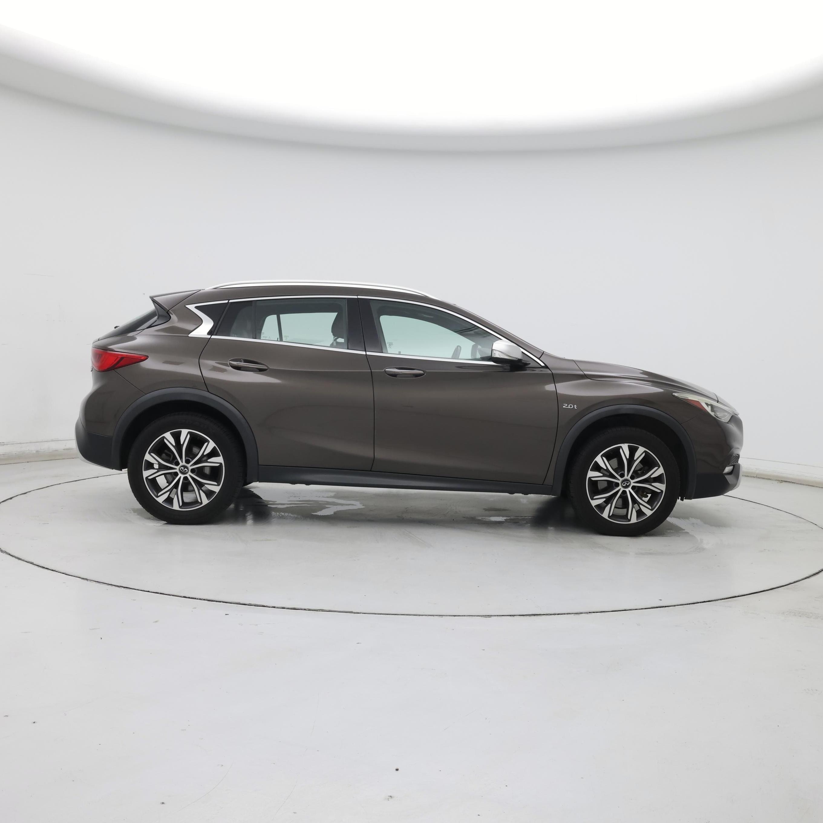 Thumbnail: 2017 INFINITI QX30 - 7
