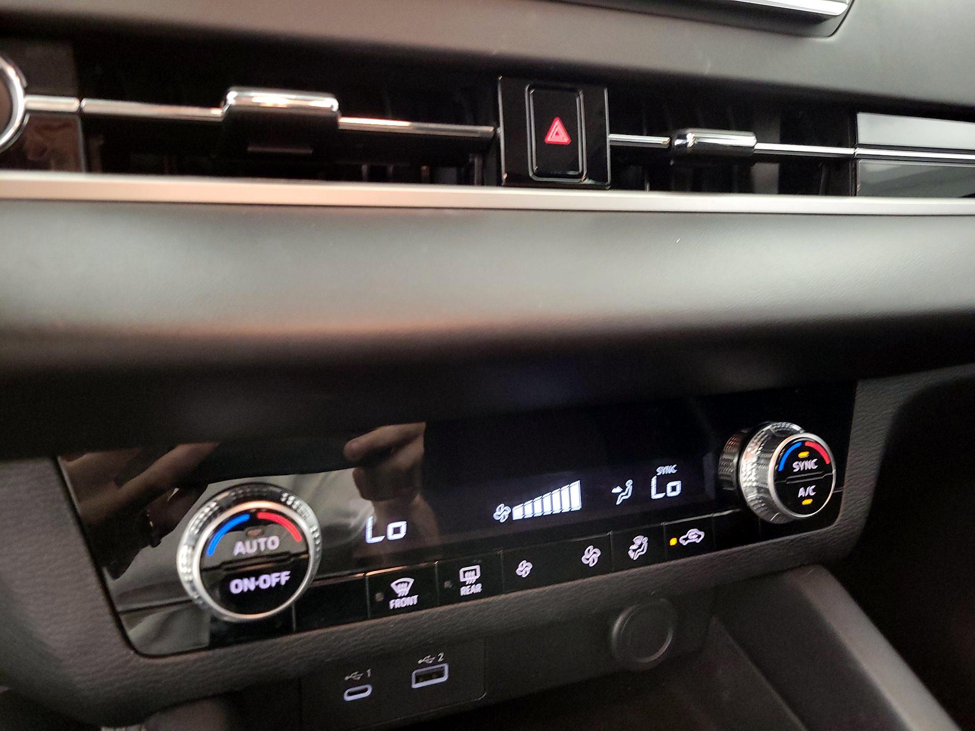 Thumbnail: 2022 Mitsubishi Outlander - 16