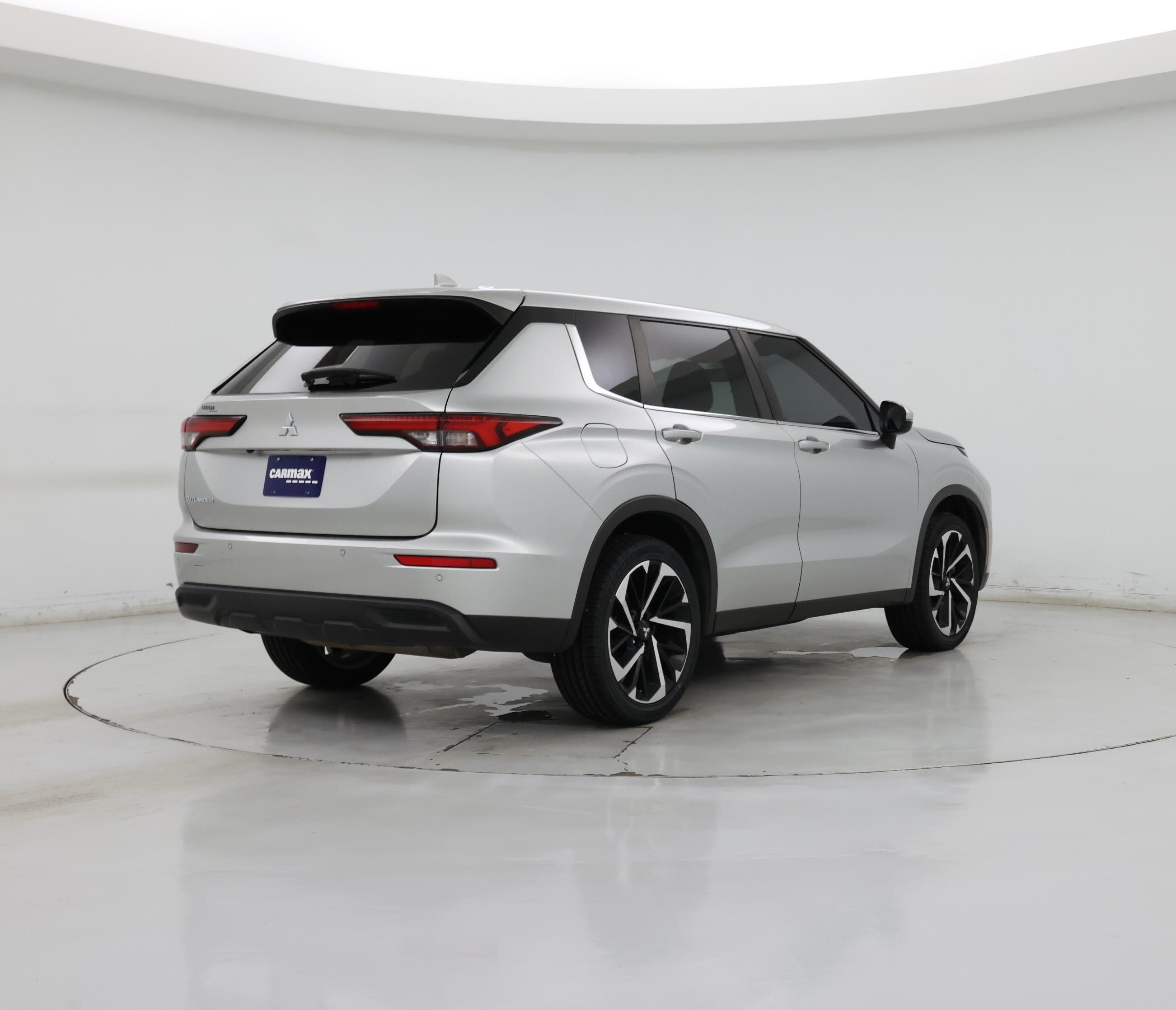 Thumbnail: 2022 Mitsubishi Outlander - 8