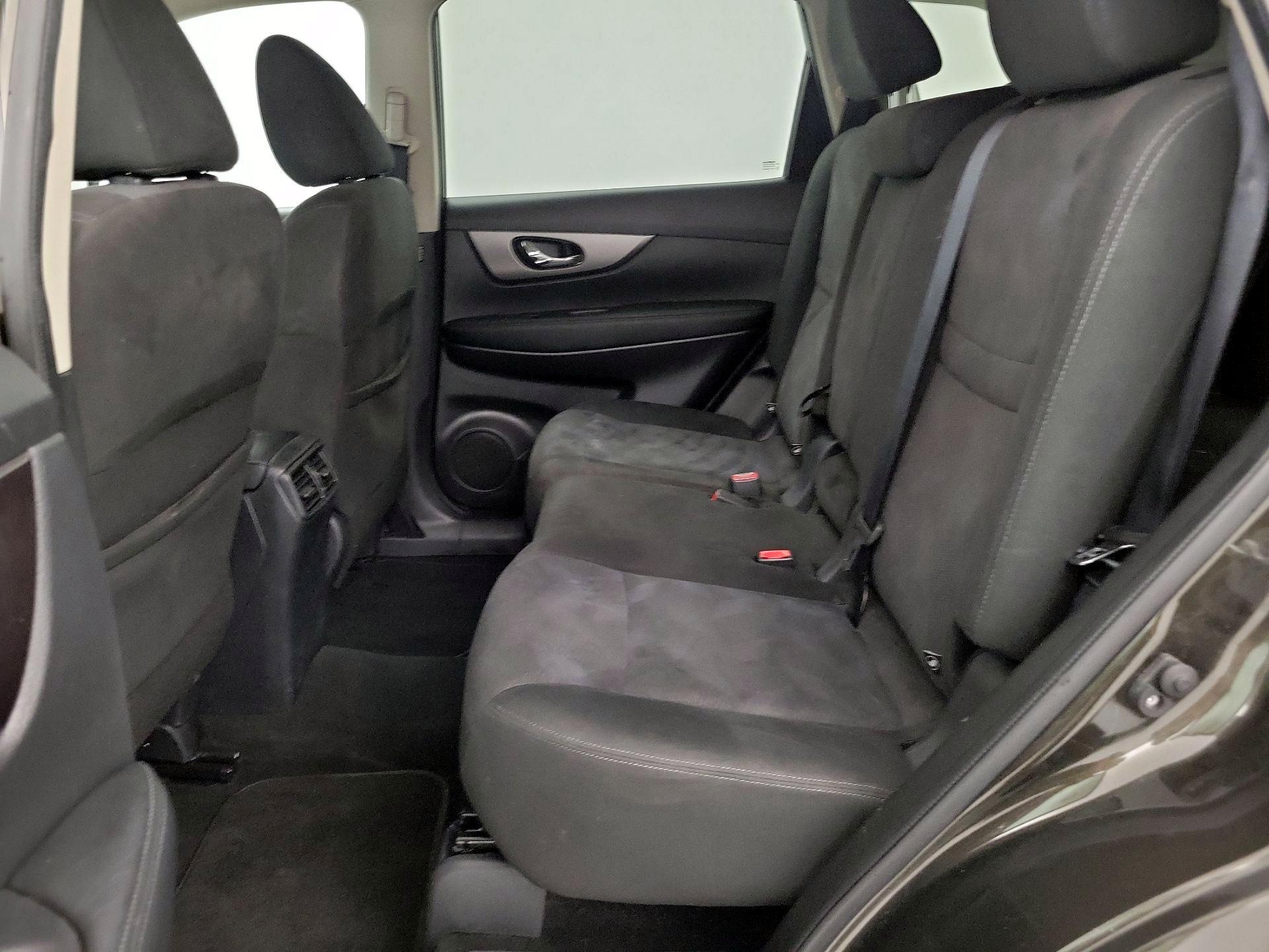 Thumbnail: 2016 Nissan Rogue - 19