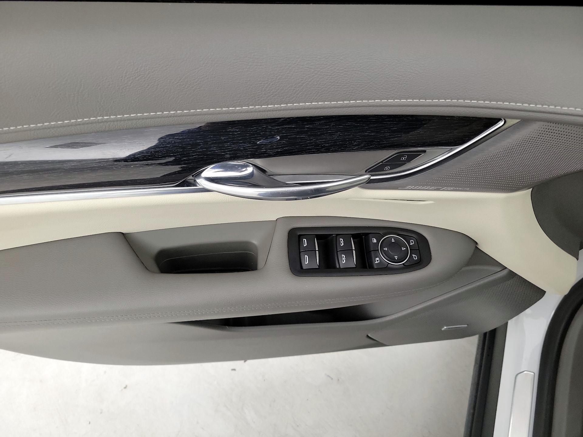 Thumbnail: 2021 Cadillac XT6 - 12