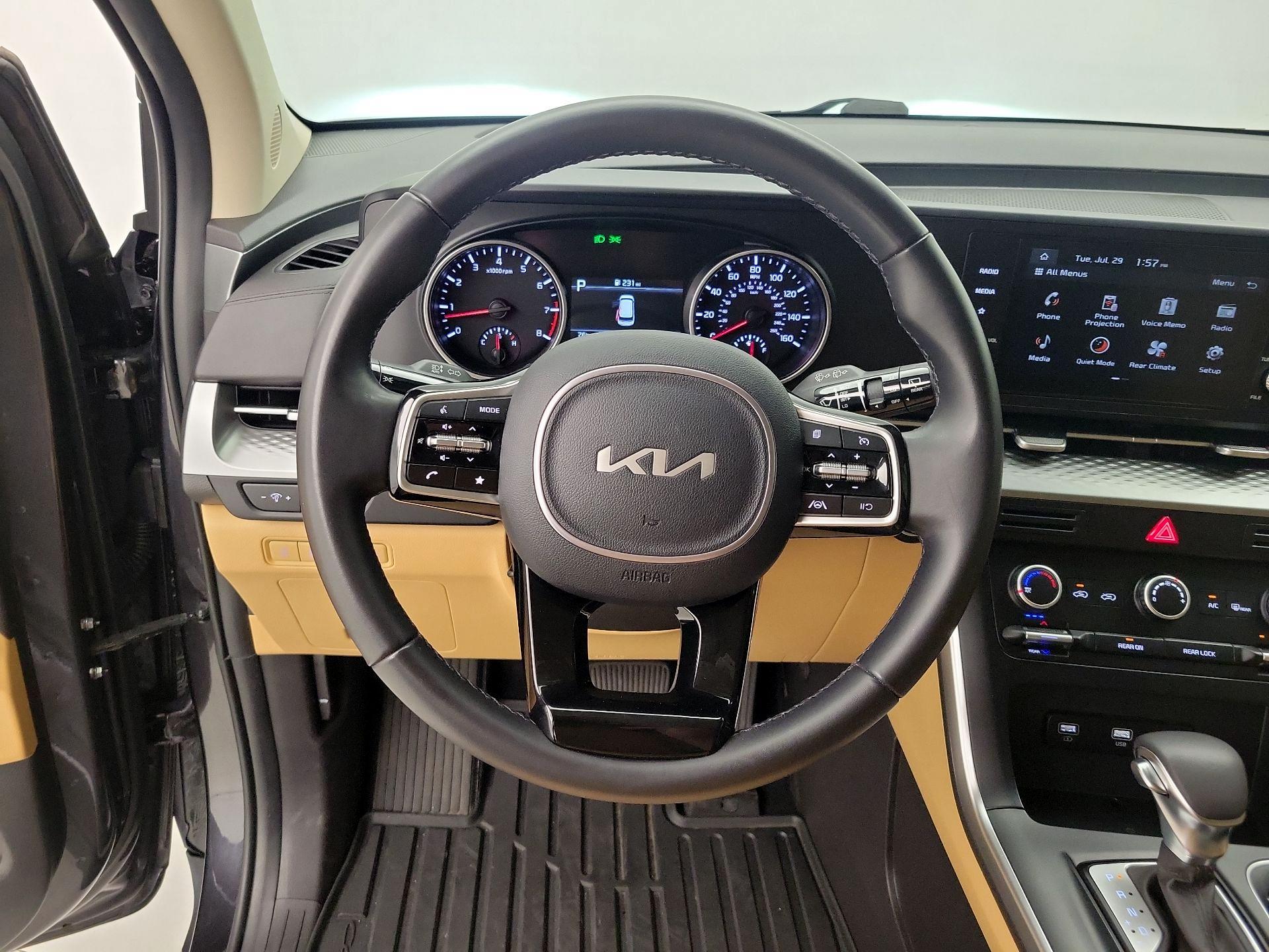 Thumbnail: 2023 Kia Carnival - 10