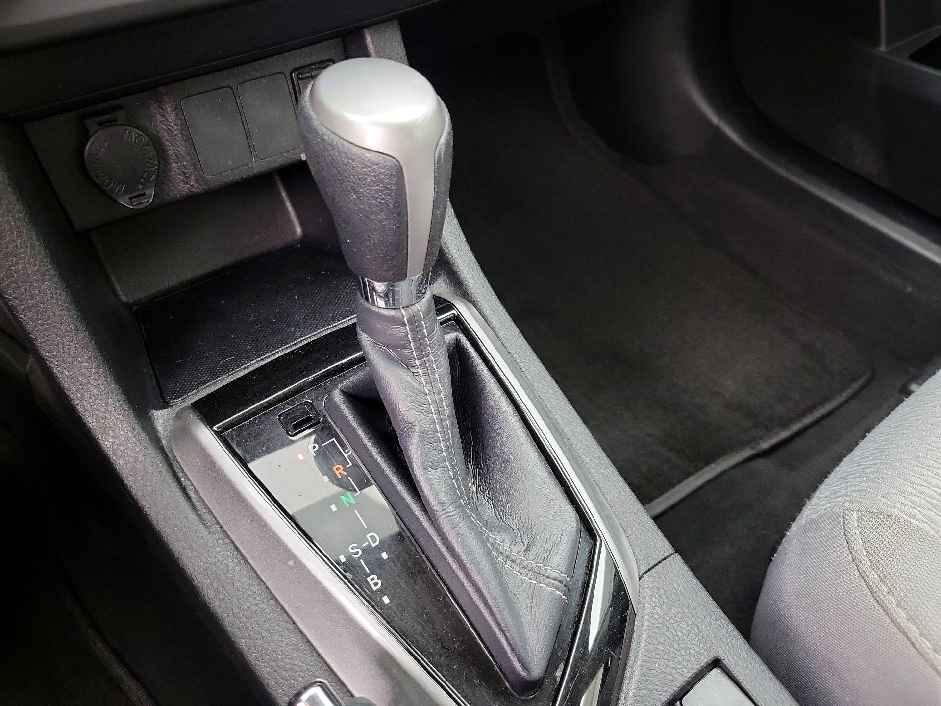 Thumbnail: 2015 Toyota Corolla - 17