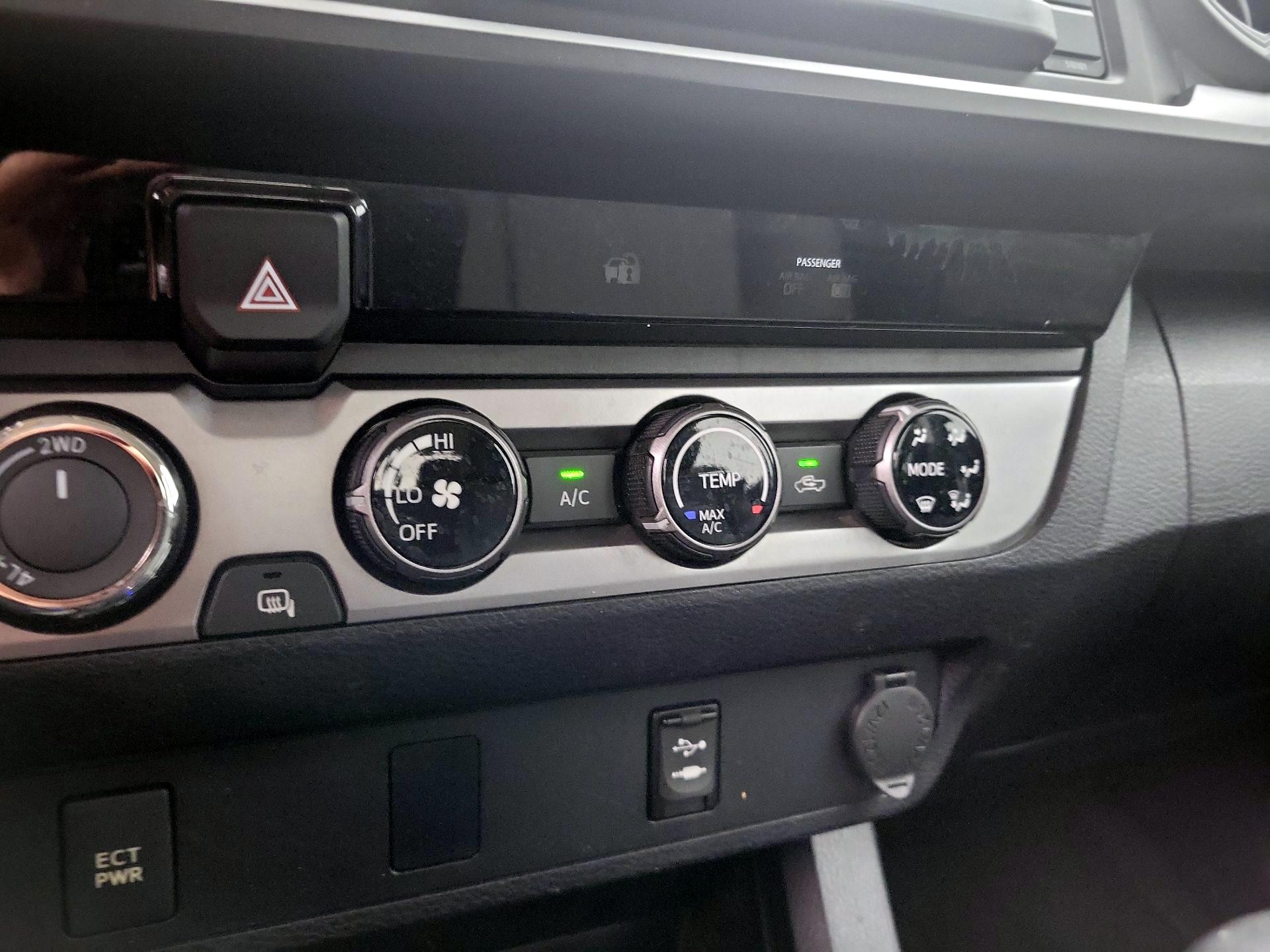 Thumbnail: 2016 Toyota Tacoma - 16