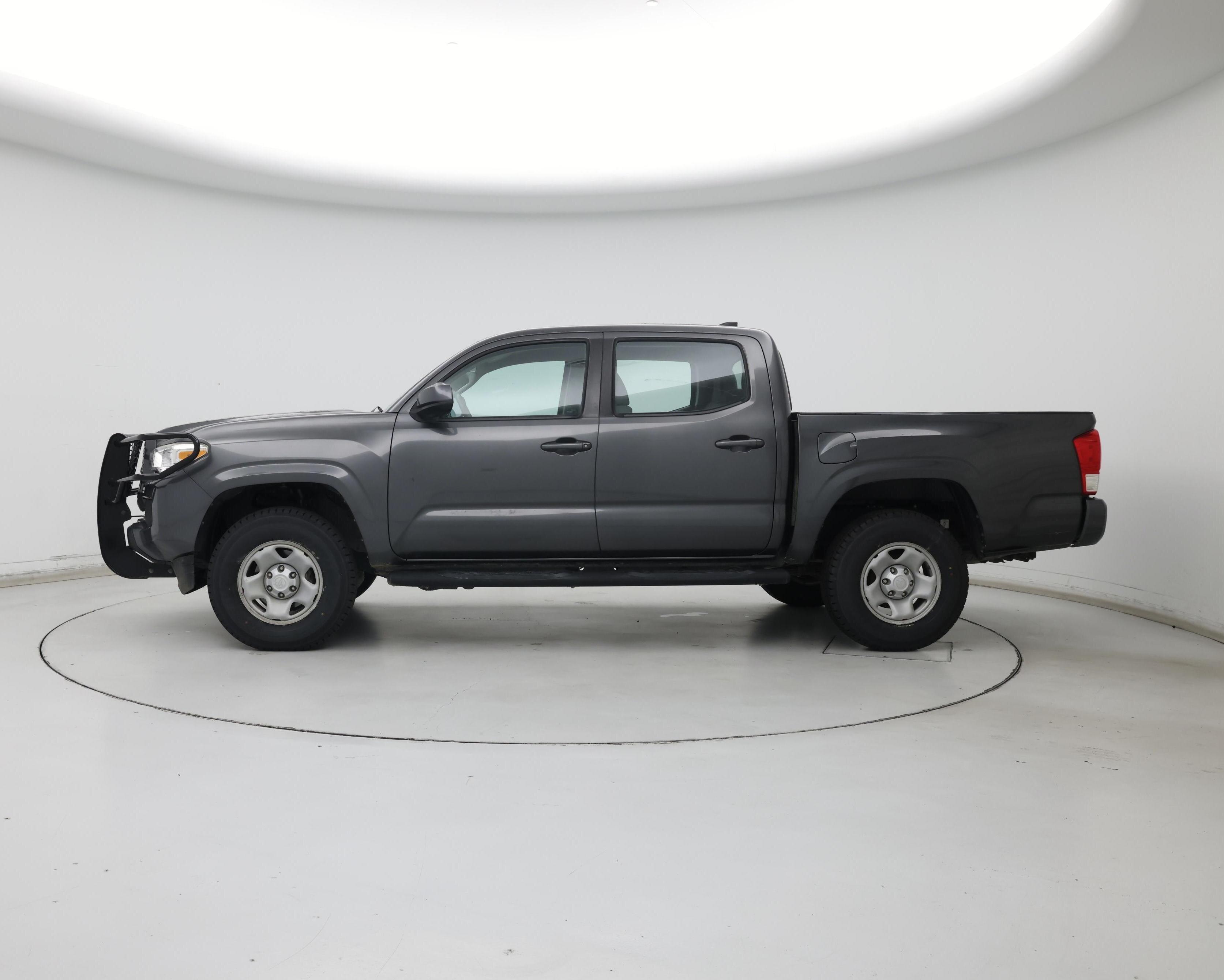 Thumbnail: 2016 Toyota Tacoma - 3