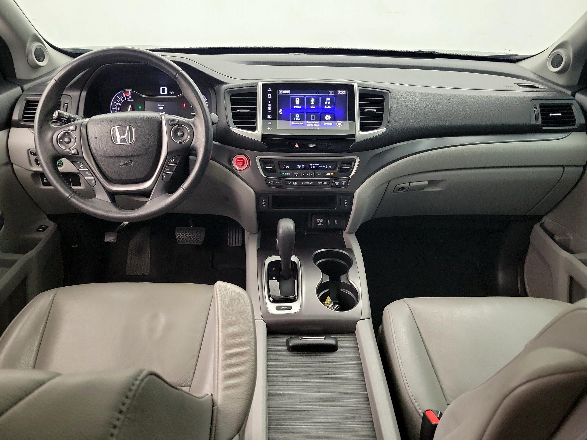 Thumbnail: 2017 Honda Pilot - 9