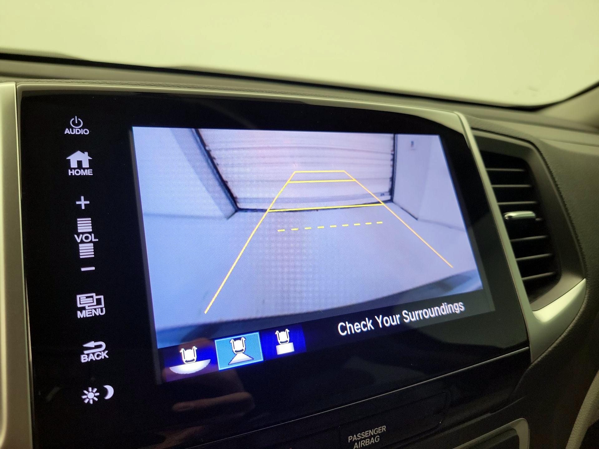Thumbnail: 2017 Honda Pilot - 14