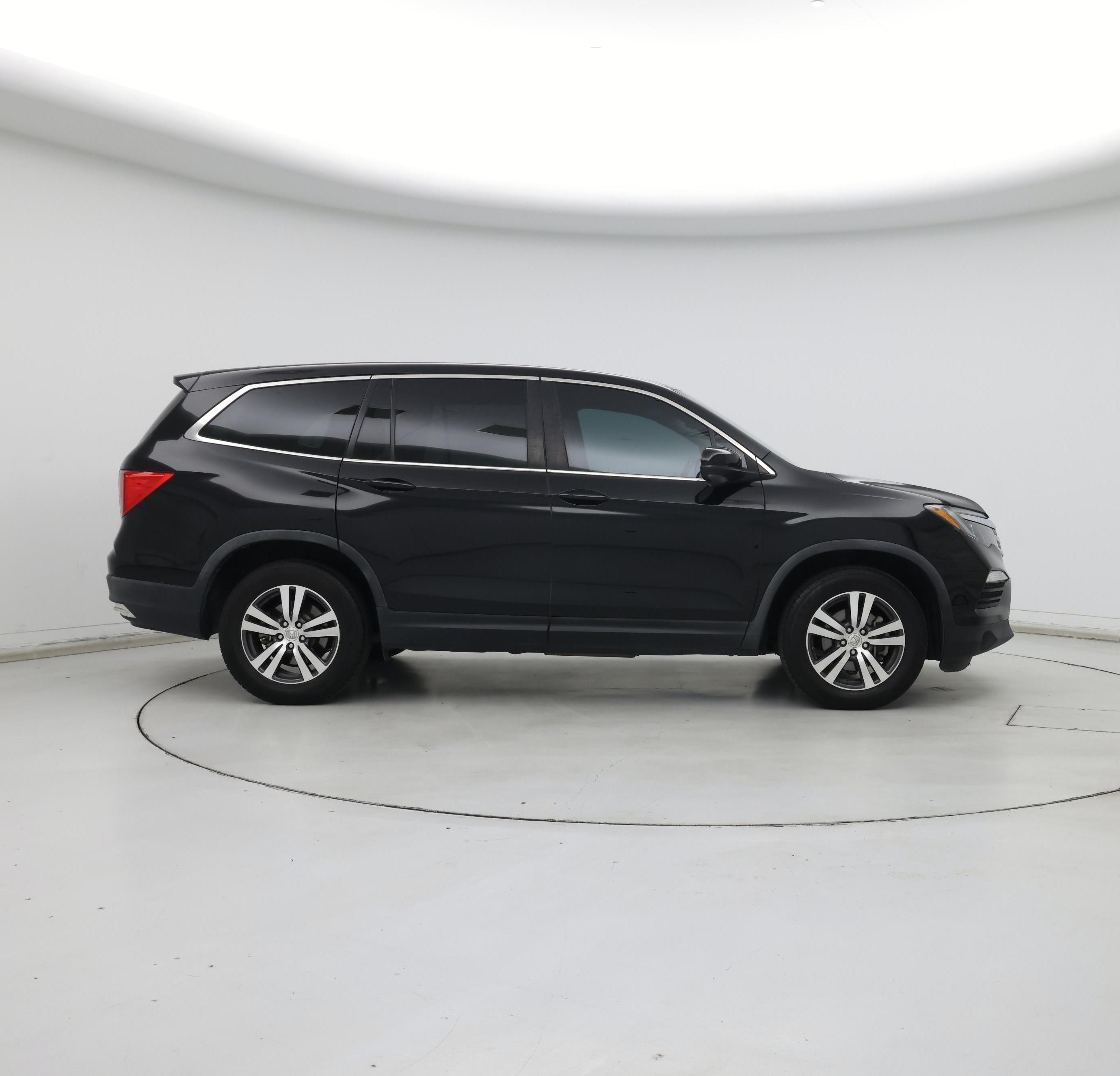Thumbnail: 2017 Honda Pilot - 7