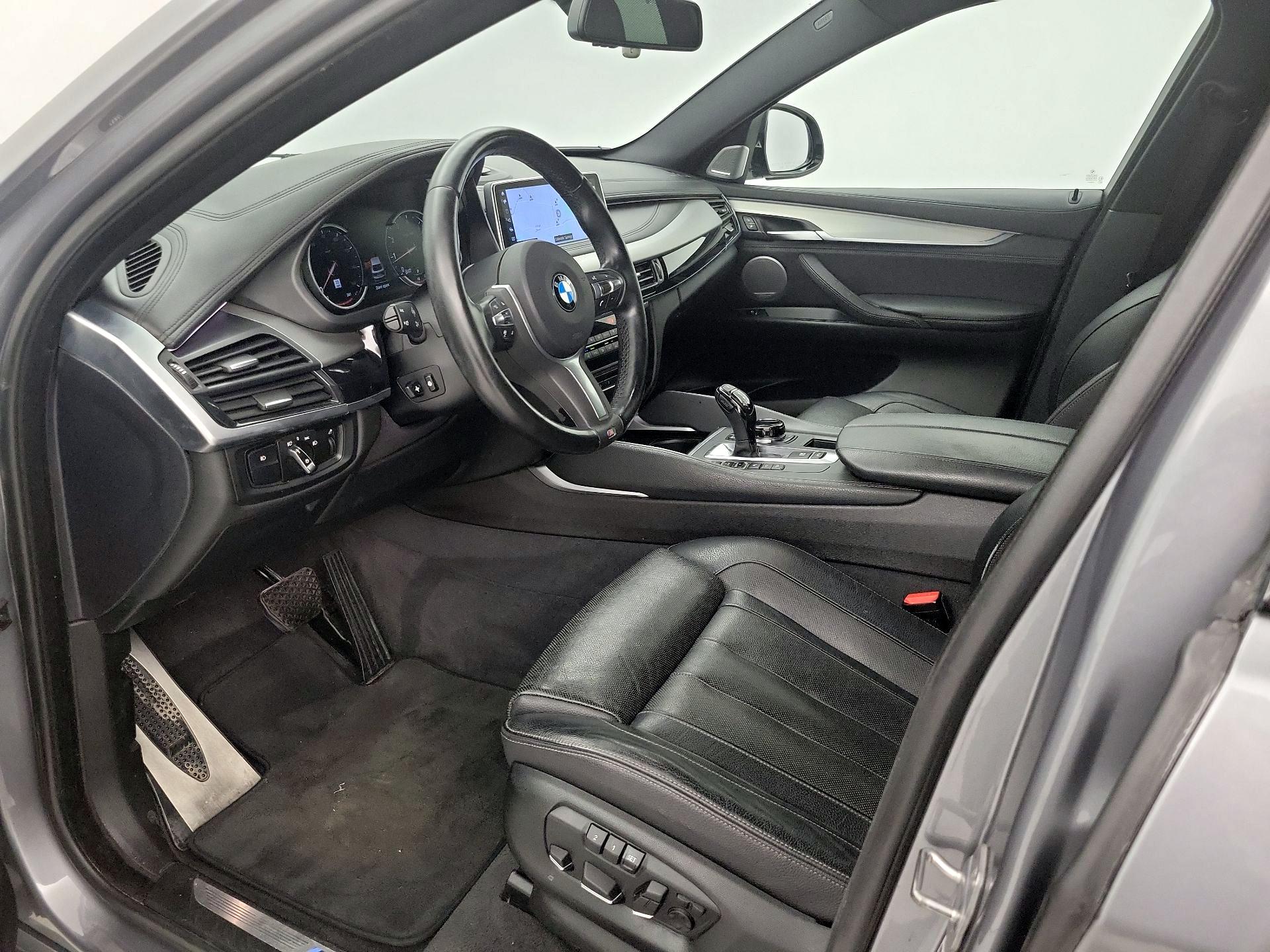 Thumbnail: 2019 BMW X6 - 11