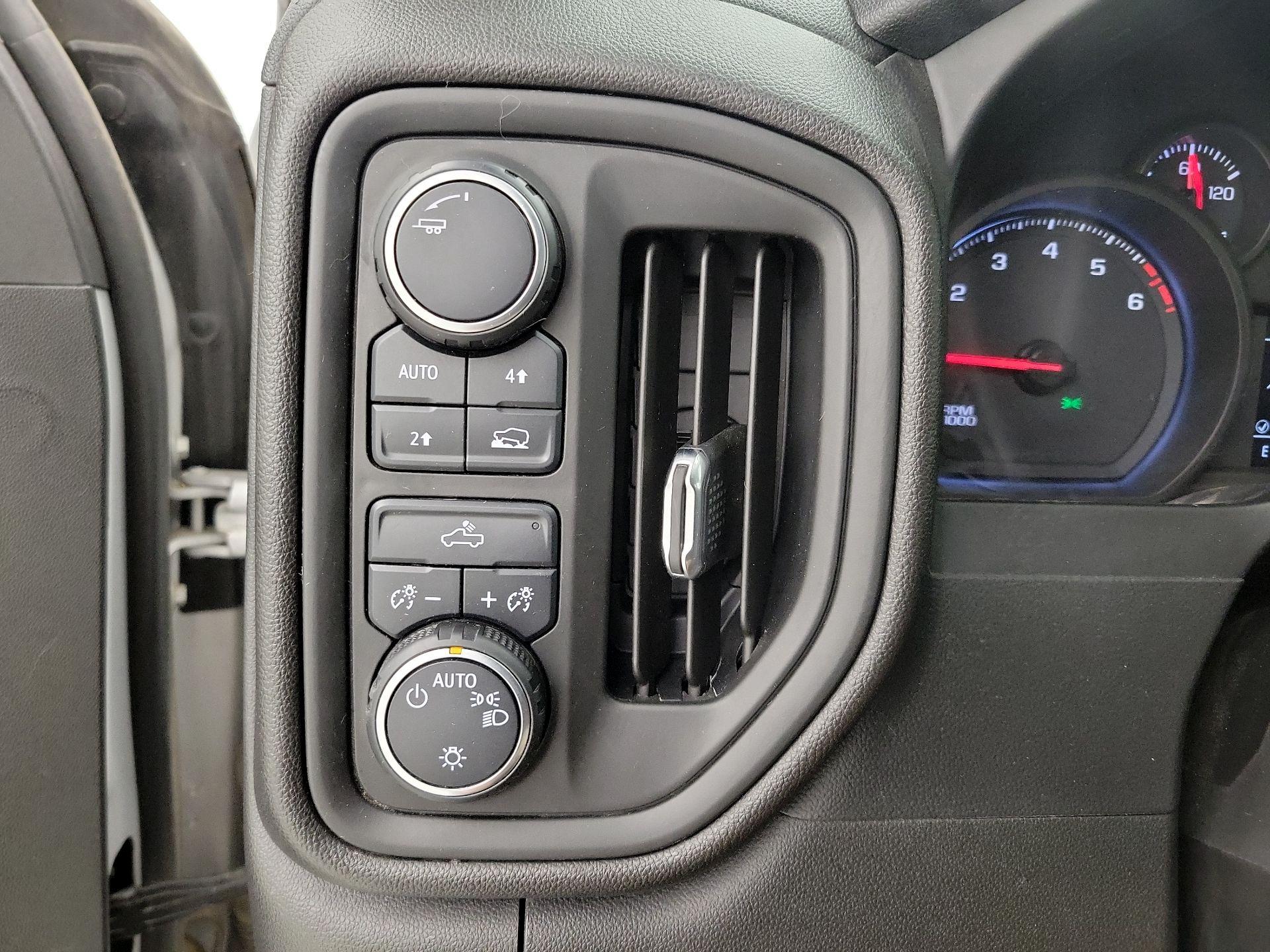 Thumbnail: 2020 Chevrolet Silverado 1500 - 13
