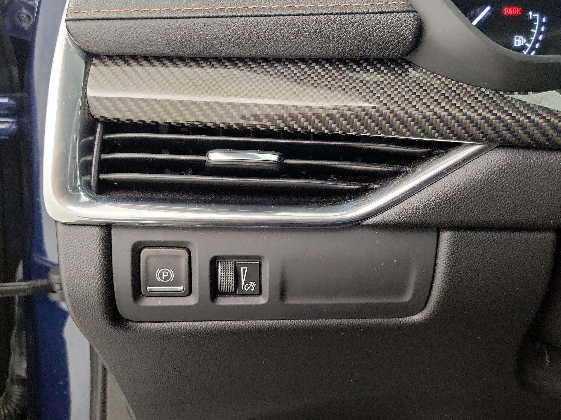 Thumbnail: 2020 Cadillac XT4 - 13