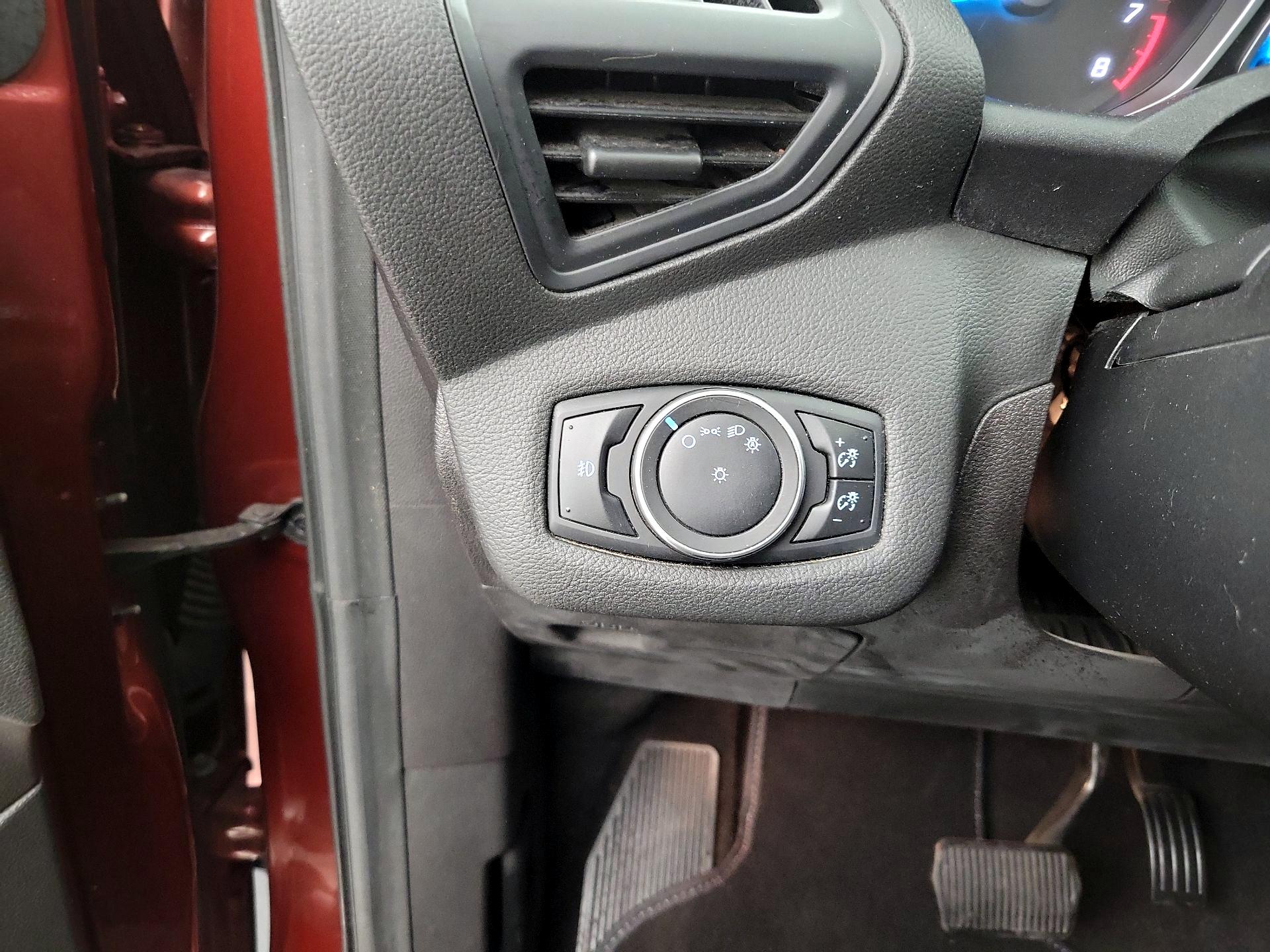 Thumbnail: 2015 Ford Escape - 13