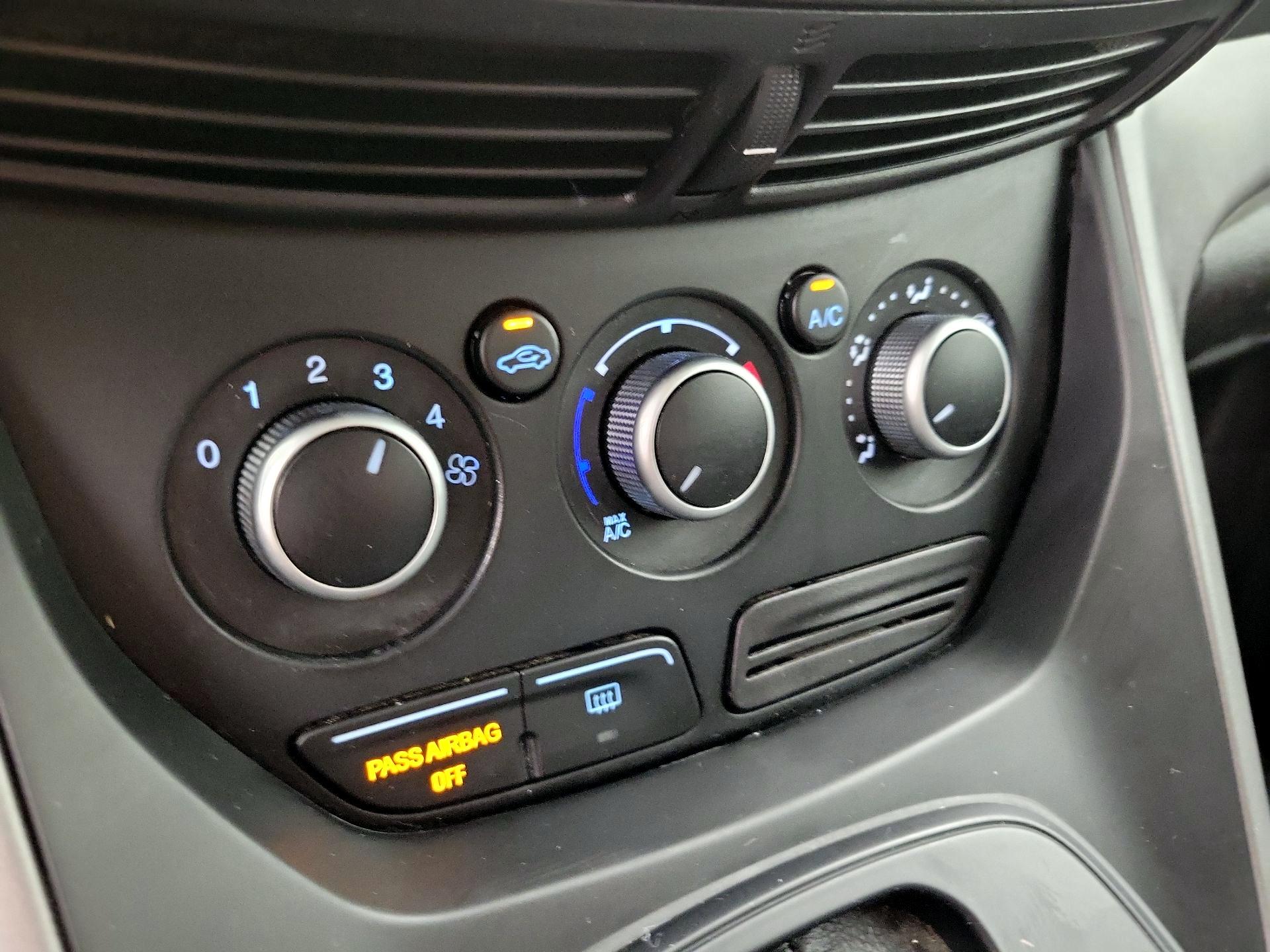 Thumbnail: 2015 Ford Escape - 16
