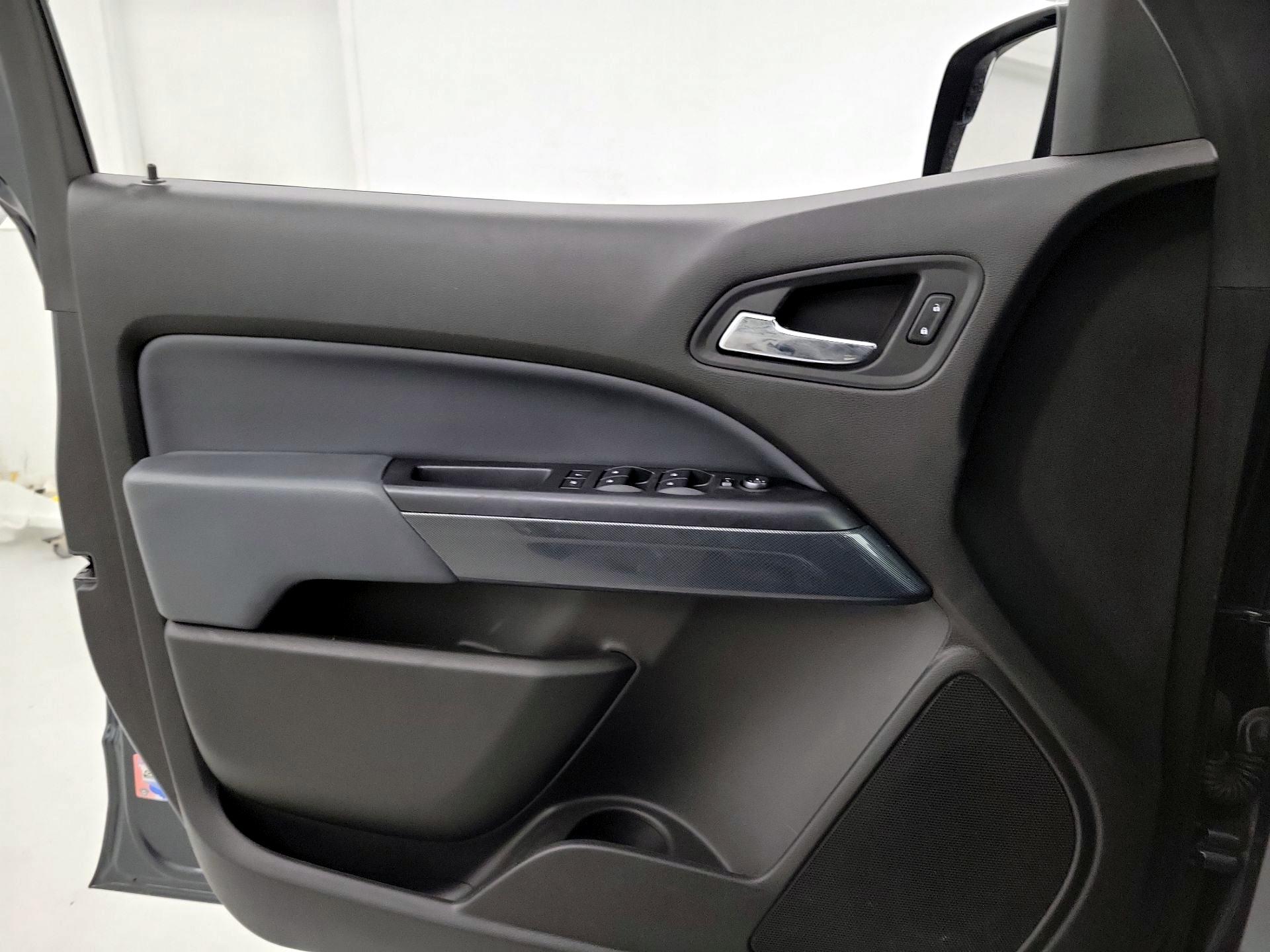 Thumbnail: 2017 Chevrolet Colorado - 12