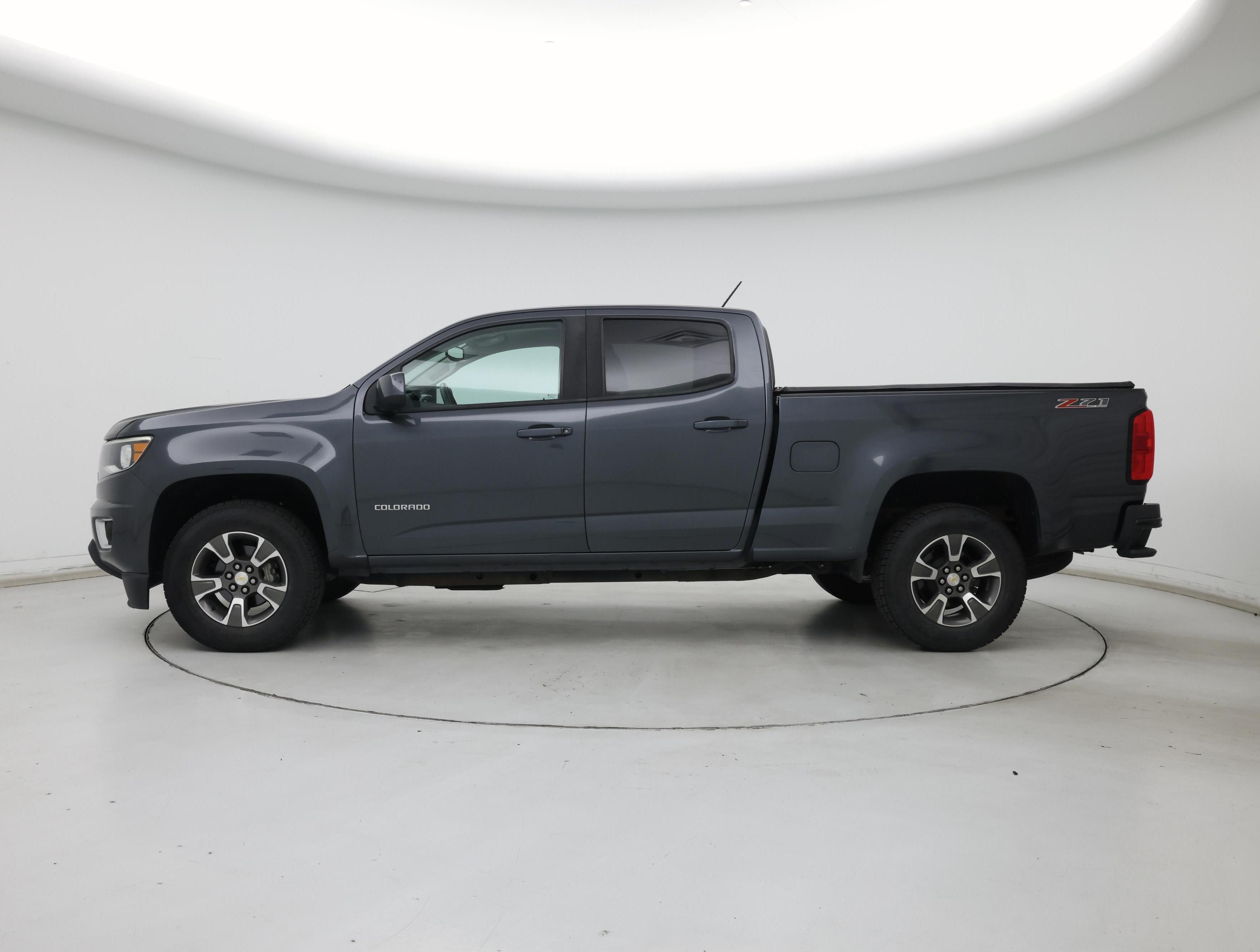 Thumbnail: 2017 Chevrolet Colorado - 3