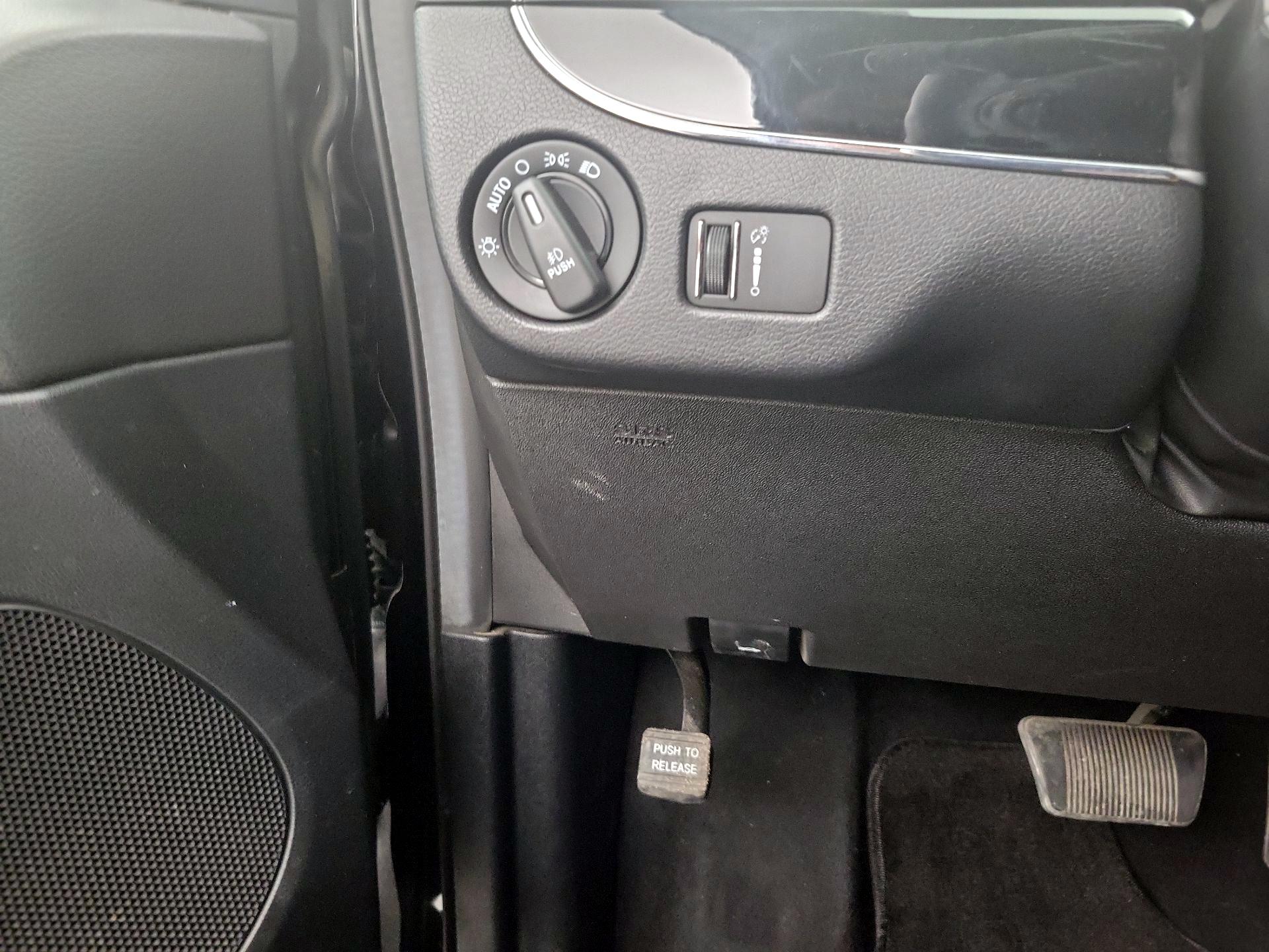 Thumbnail: 2018 Dodge Grand Caravan - 13