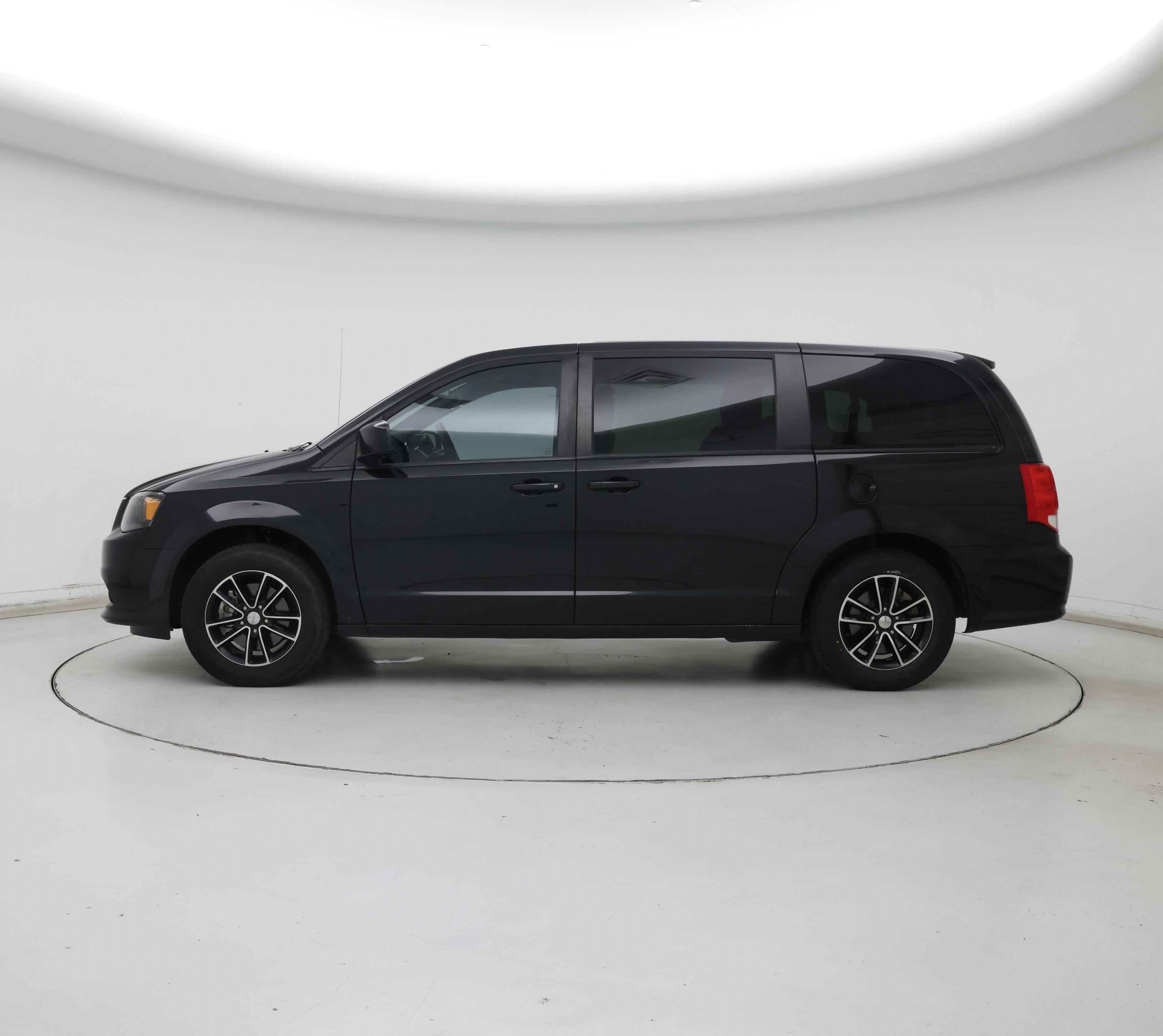 Thumbnail: 2018 Dodge Grand Caravan - 3