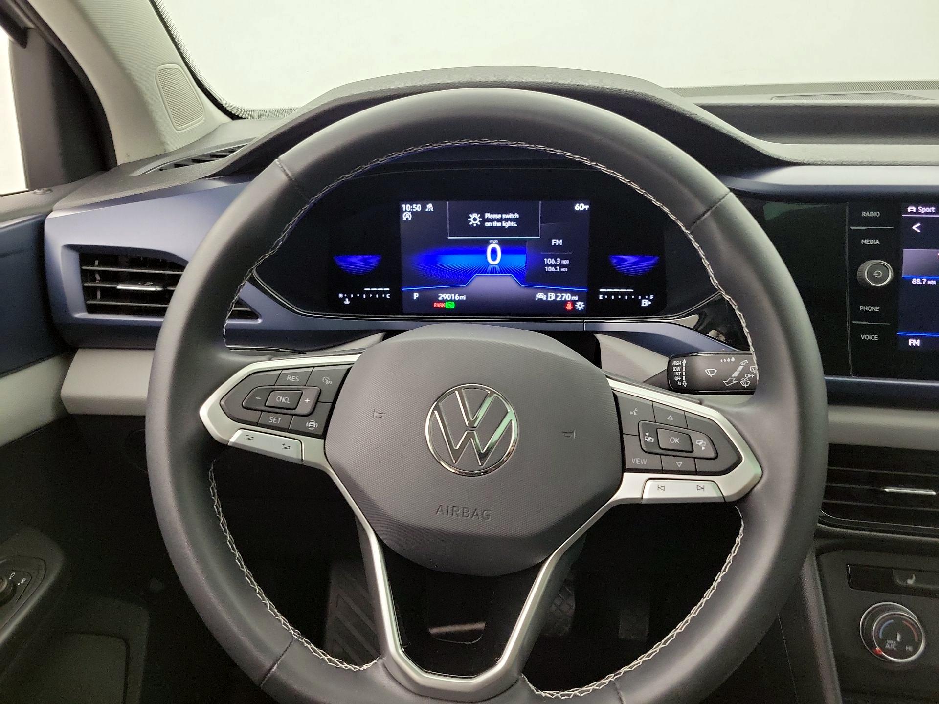 Thumbnail: 2022 Volkswagen Taos - 10
