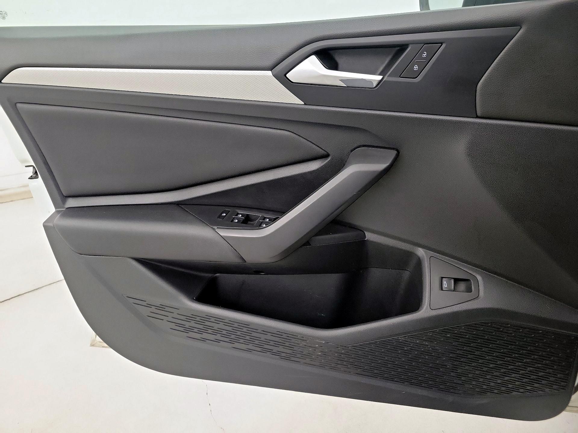 Thumbnail: 2019 Volkswagen Jetta - 12