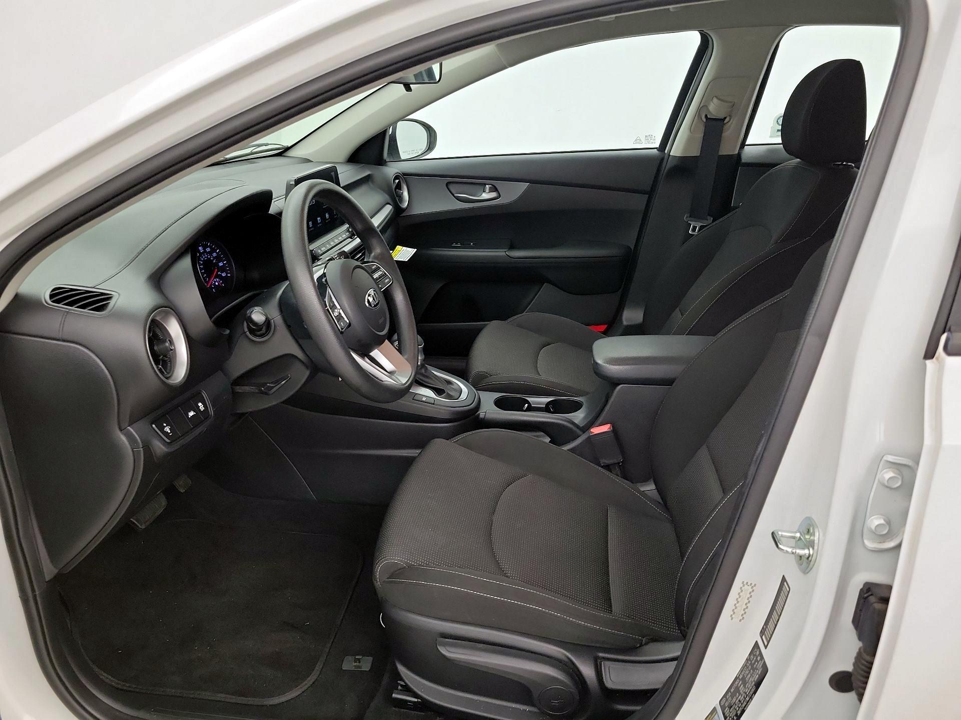 Thumbnail: 2021 Kia Forte - 11