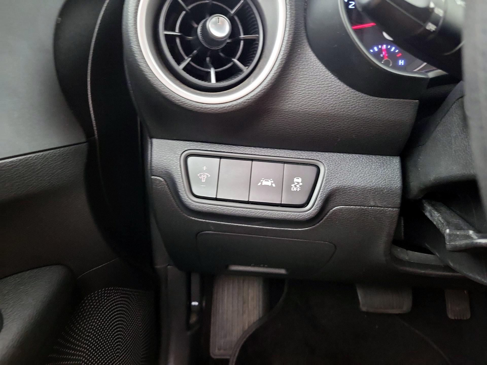 Thumbnail: 2021 Kia Forte - 13
