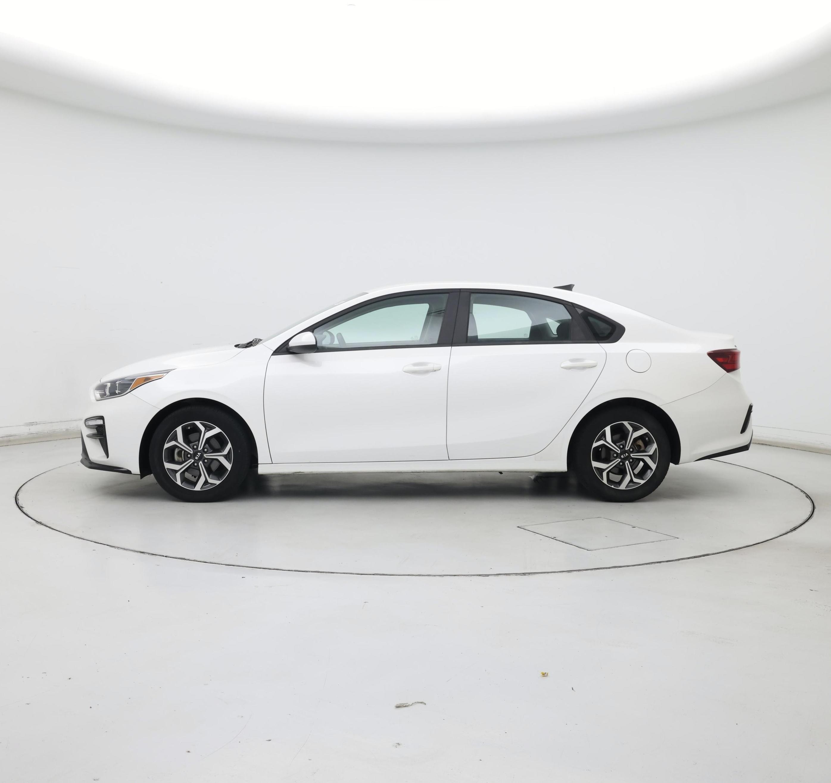 Thumbnail: 2021 Kia Forte - 3
