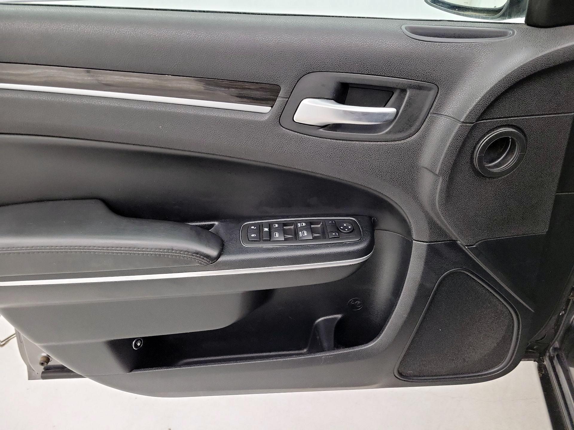 Thumbnail: 2015 Chrysler 300 - 12