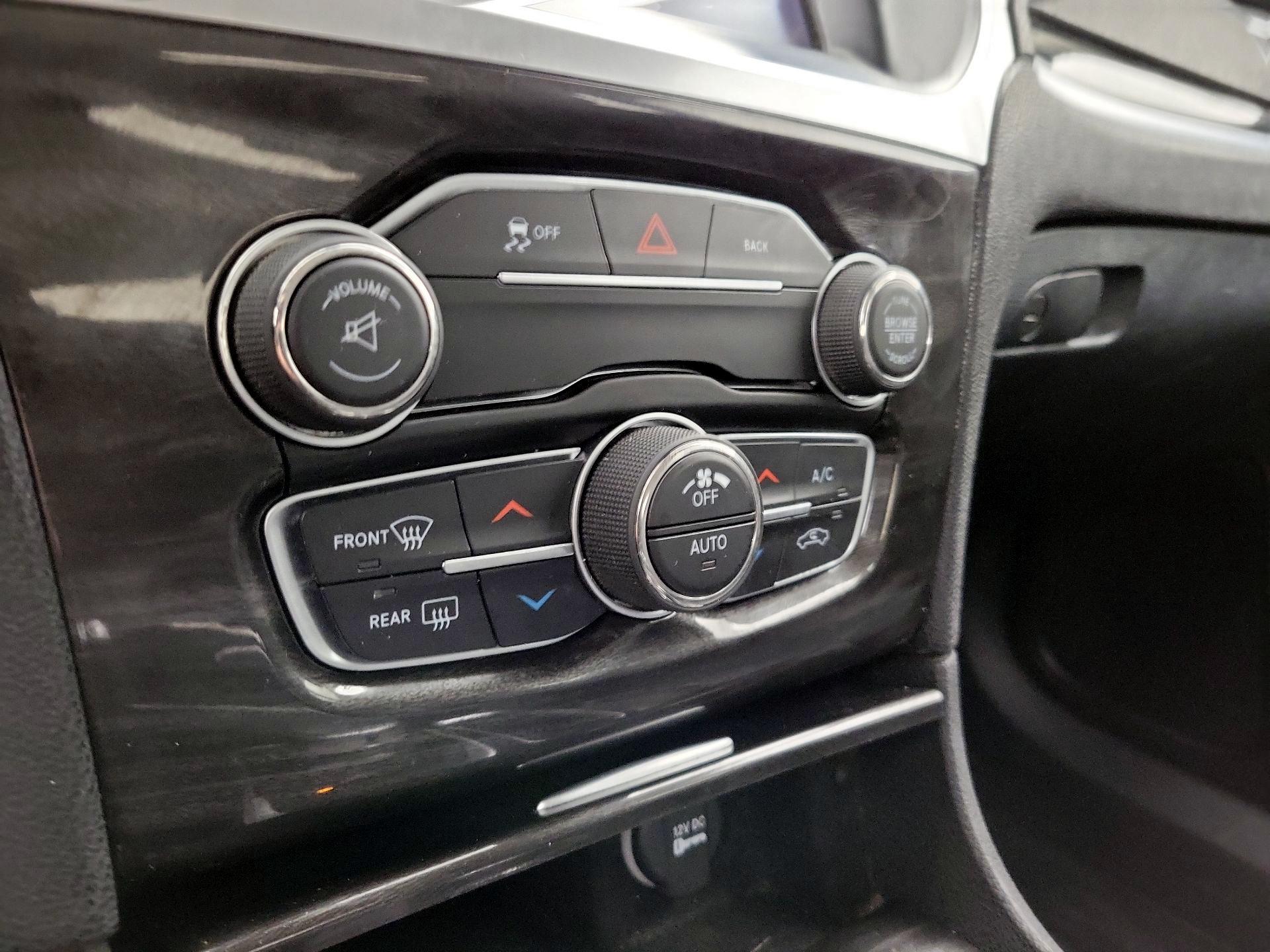 Thumbnail: 2015 Chrysler 300 - 15