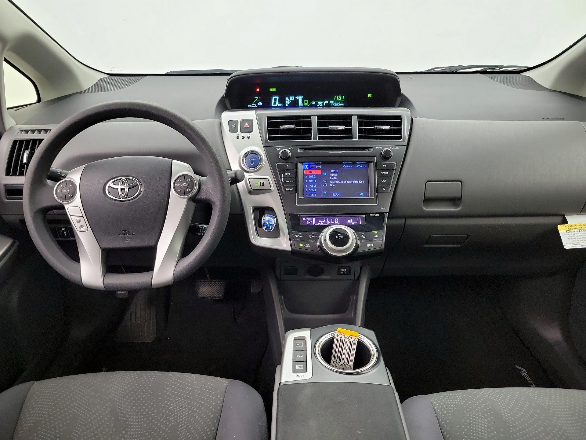 Thumbnail: 2013 Toyota Prius v - 9