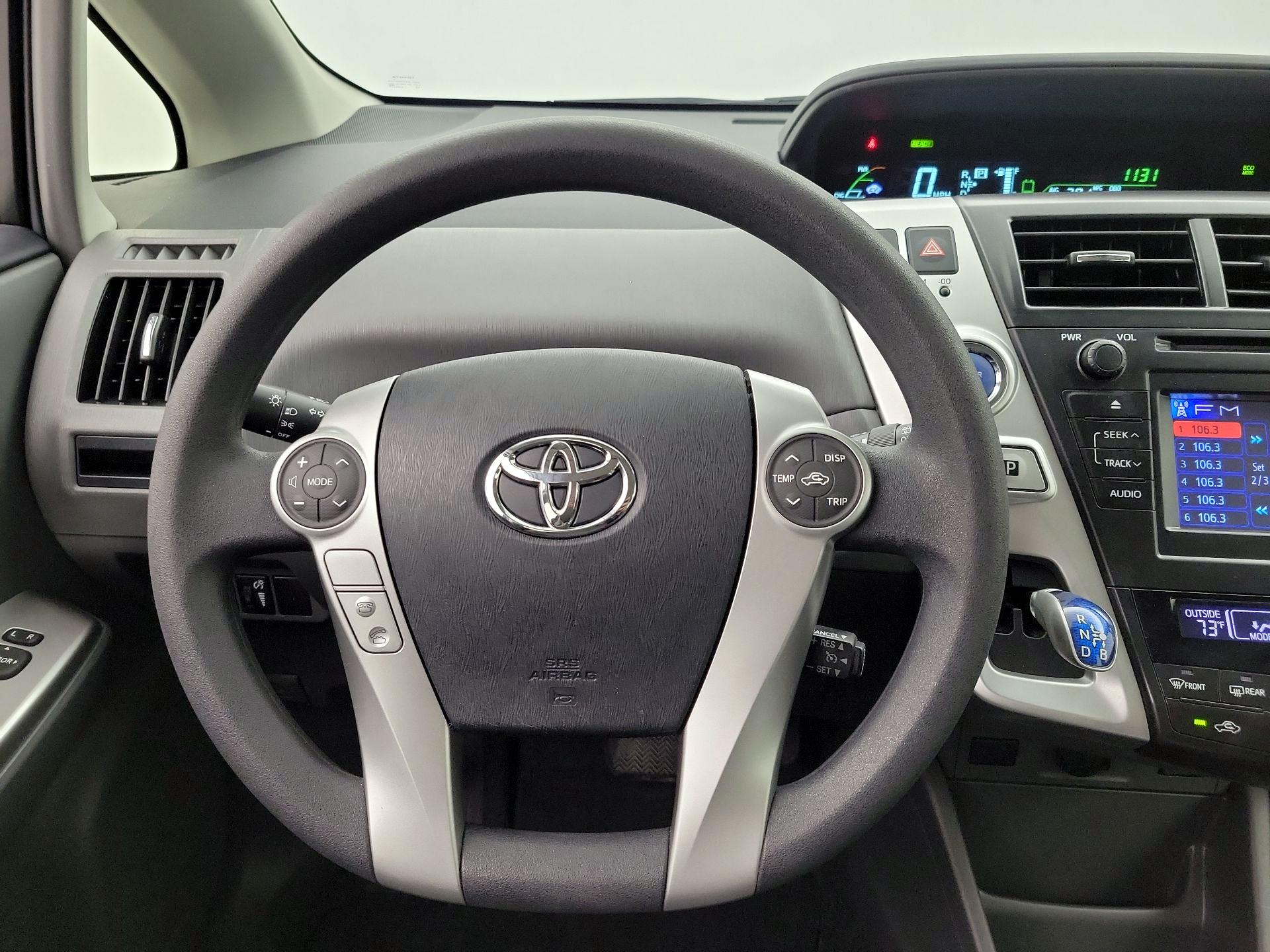 Thumbnail: 2013 Toyota Prius v - 10