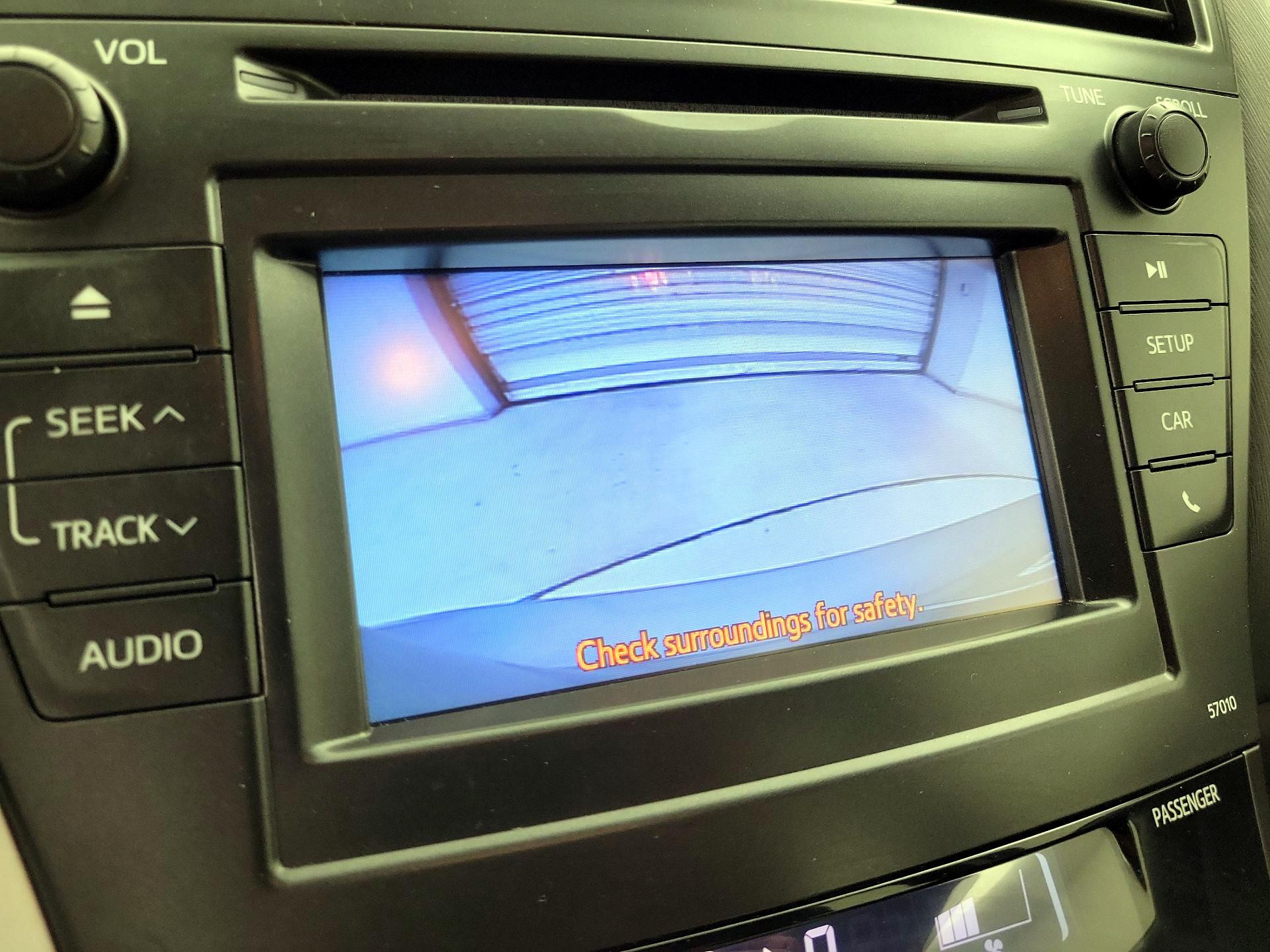 Thumbnail: 2013 Toyota Prius v - 14