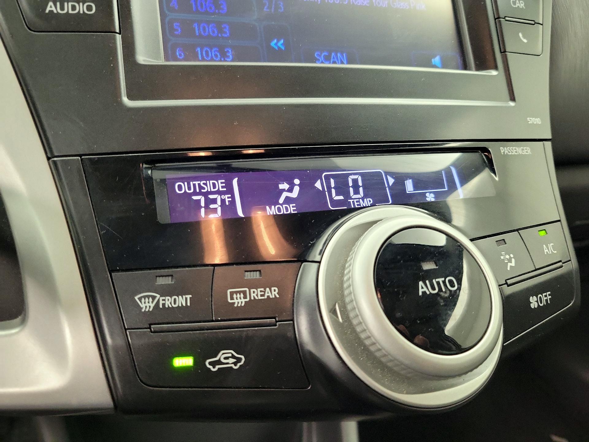 Thumbnail: 2013 Toyota Prius v - 16